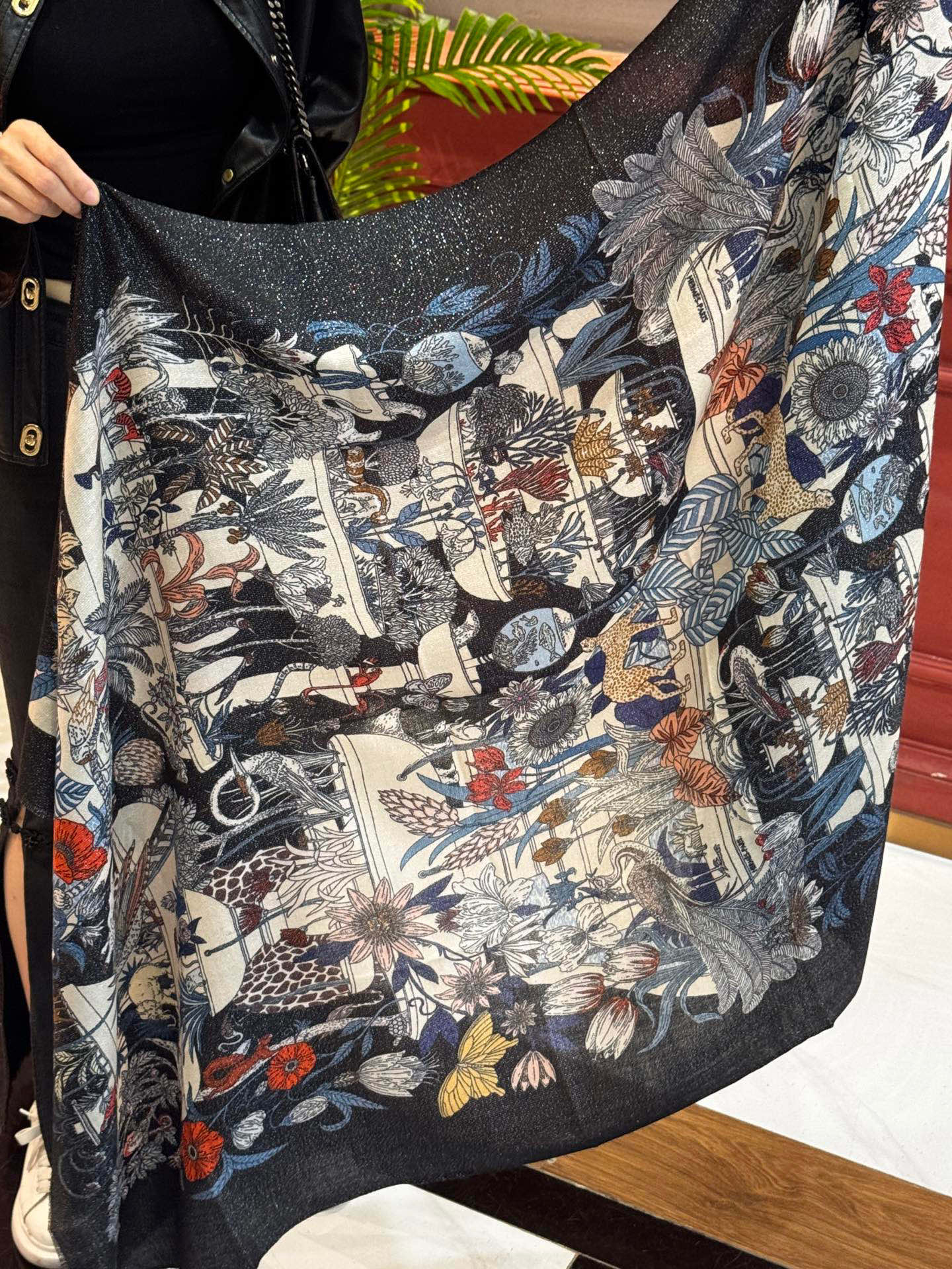 会发光发亮的围巾 羊绒新款🆕👏买了都说好看‼️推荐💕爱马仕双面同色羊绒方巾，【奇珍乐园】顶级工艺超值‼️