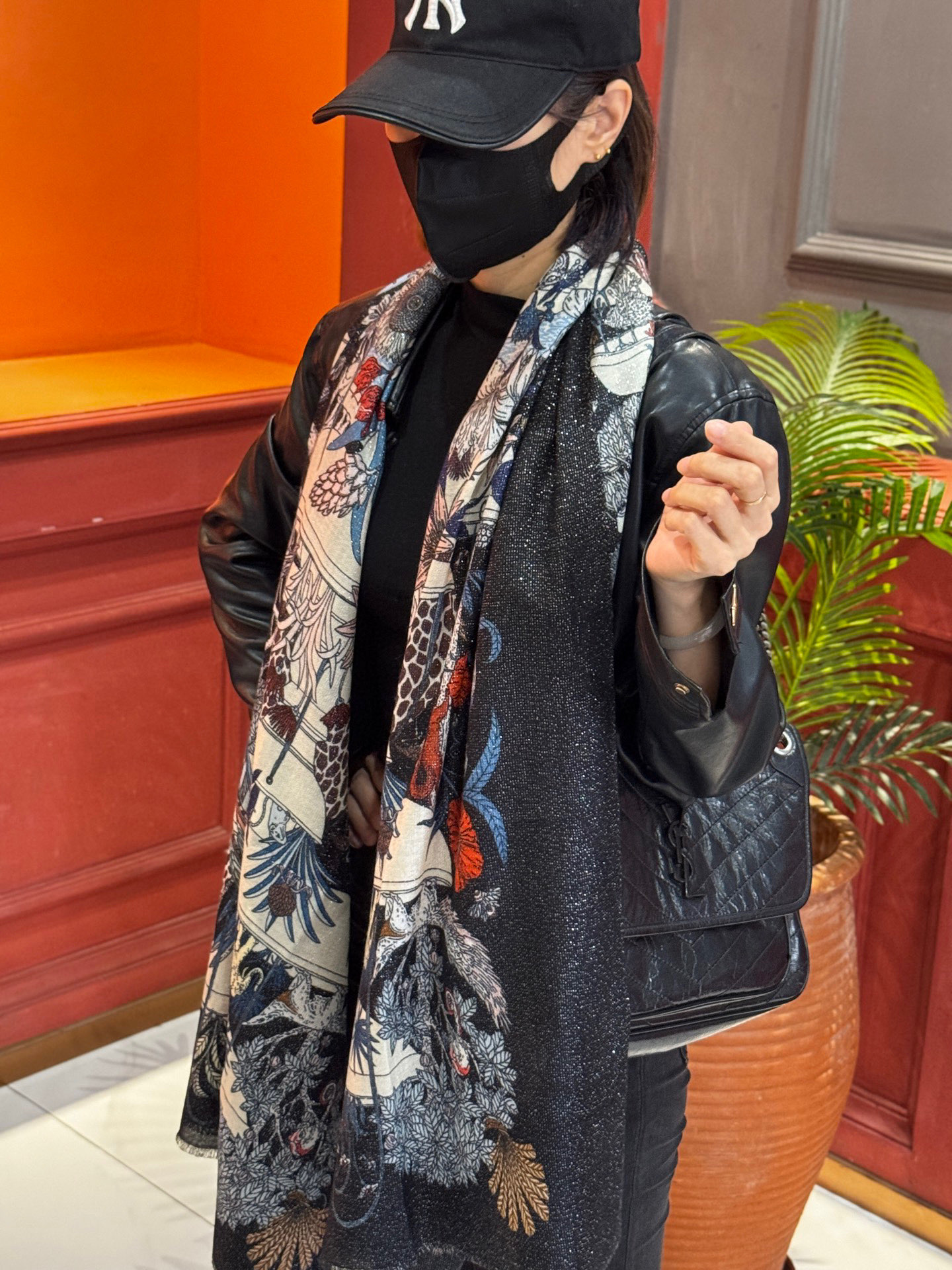 会发光发亮的围巾 羊绒新款🆕👏买了都说好看‼️推荐💕爱马仕双面同色羊绒方巾，【奇珍乐园】顶级工艺超值‼️