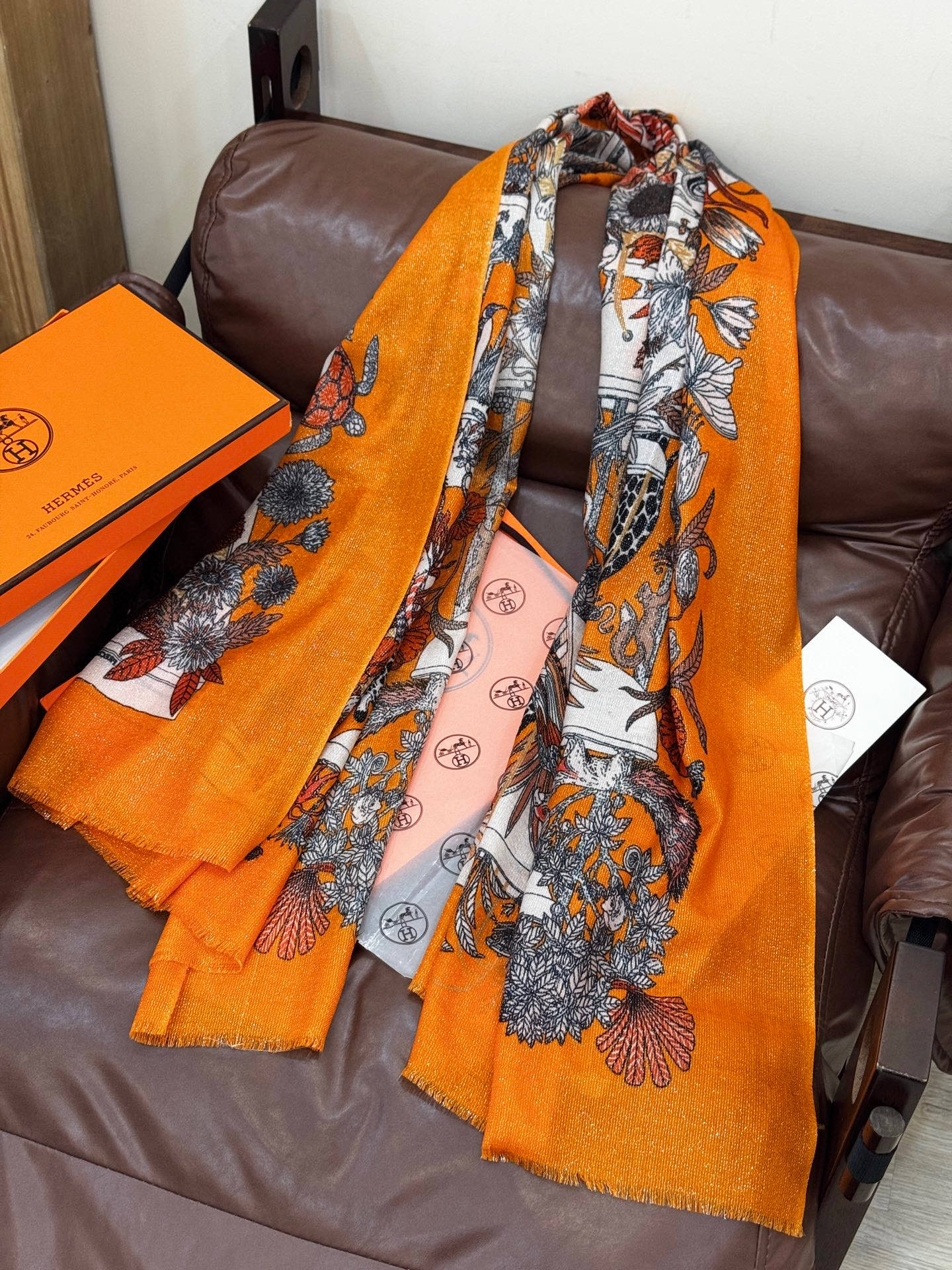 会发光发亮的围巾 羊绒新款🆕👏买了都说好看‼️推荐💕爱马仕双面同色羊绒方巾，【奇珍乐园】顶级工艺超值‼️