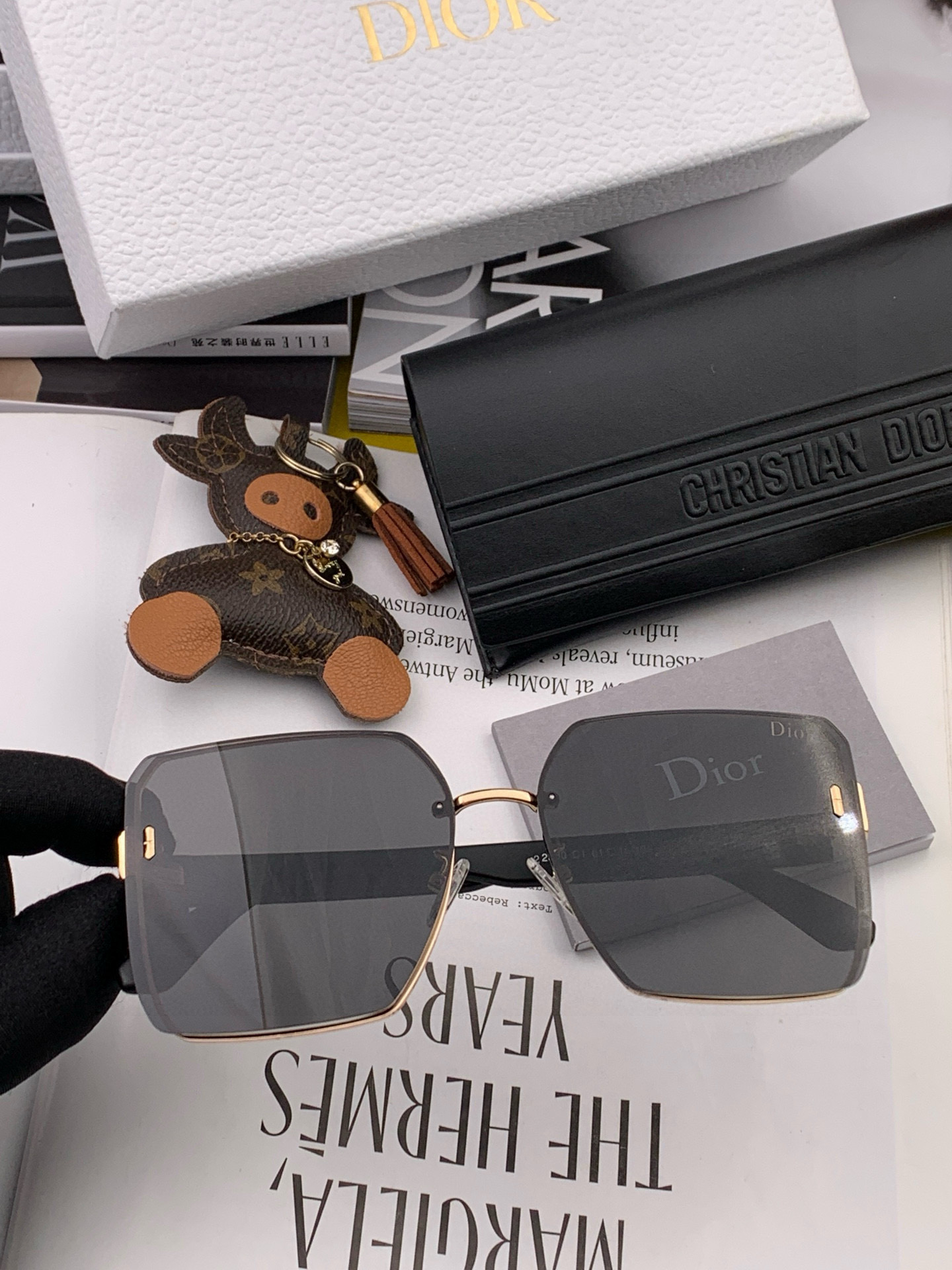 🔺 【DIOR尼龙偏光连体太阳镜】2024开春新款 潮流爆款 时尚方框偏光太阳镜 高品质 佩戴舒适 网红