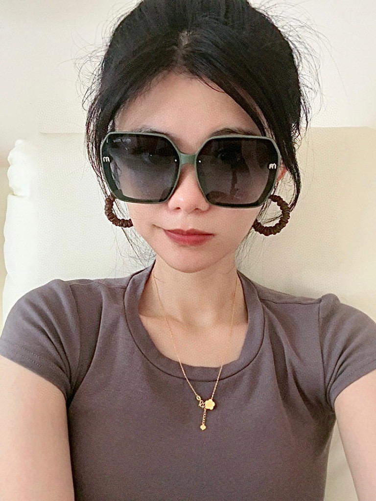 🔺 【缪缪 TR偏光太阳镜】2025开春新款 潮流爆款 时尚方框偏光太阳镜 高品质 佩戴舒适 网红潮款墨