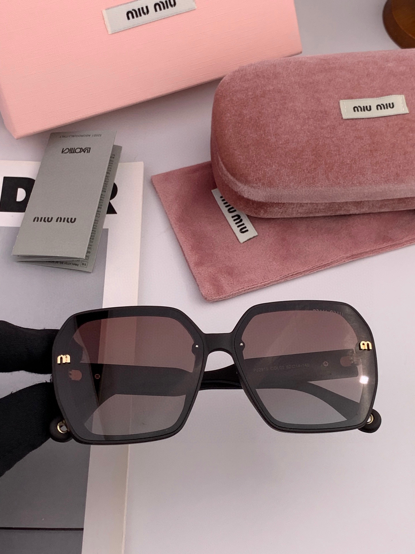 🔺 【缪缪 TR偏光太阳镜】2025开春新款 潮流爆款 时尚方框偏光太阳镜 高品质 佩戴舒适 网红潮款墨