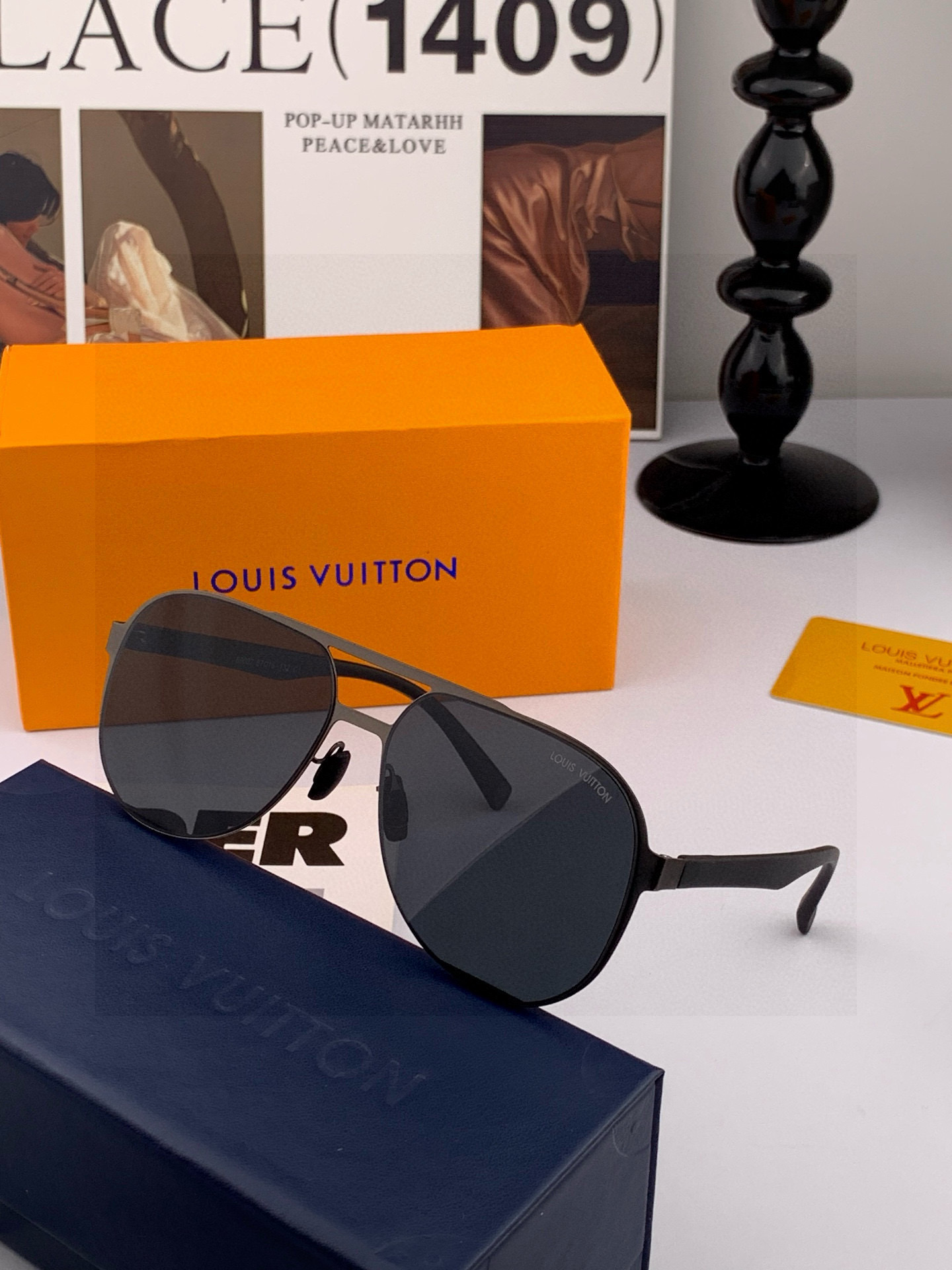 LV 男款炫彩飞行员偏光太阳镜 ❤️材质：高清尼龙加厚卡槽高清偏光镜片 🌹无边框镜架💕颜👍型号：L789