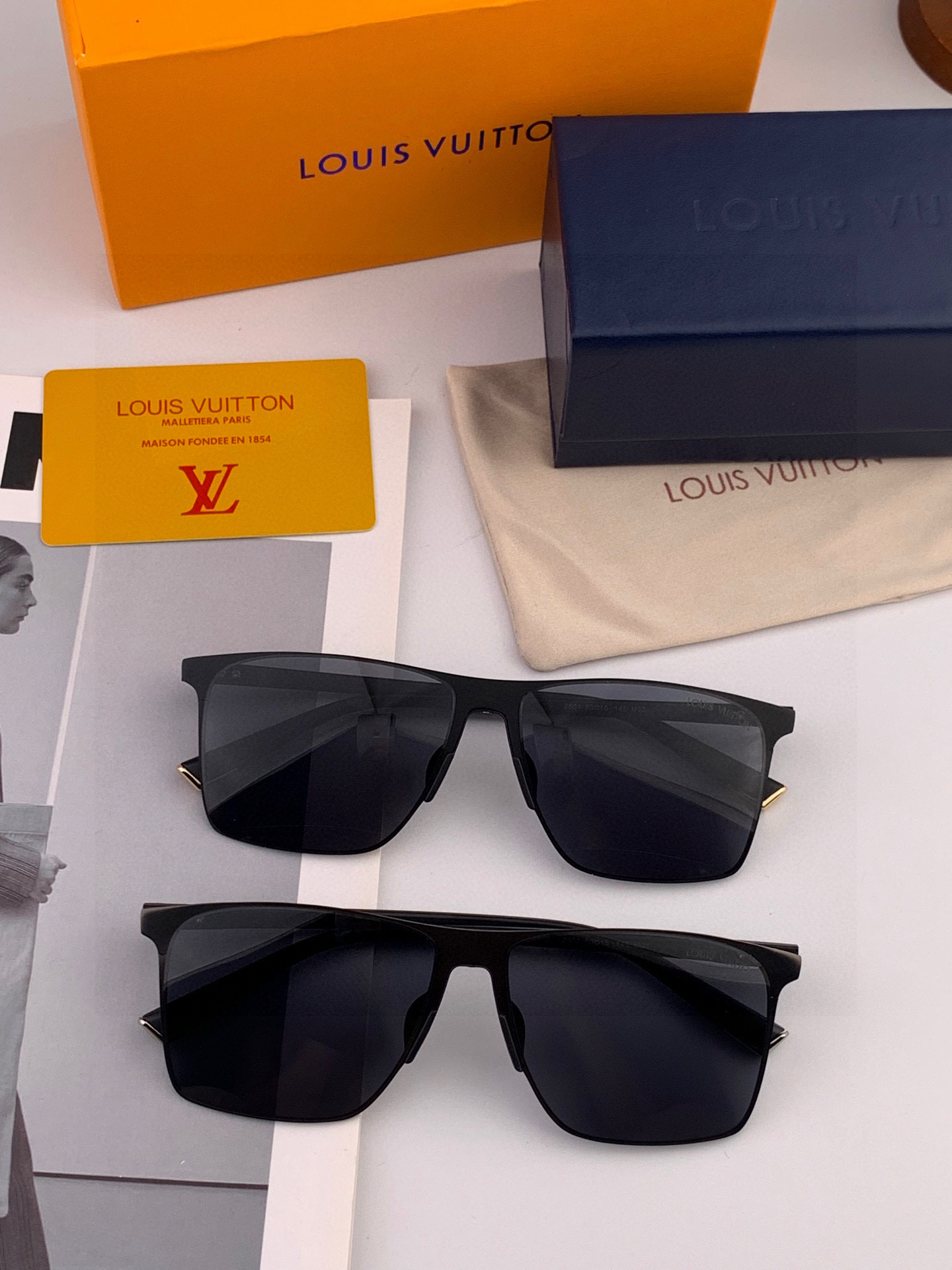 LV 男款炫彩飞行员偏光太阳镜 ❤️材质：高清尼龙加厚卡槽高清偏光镜片 🌹无边框镜架💕颜👍型号：L125