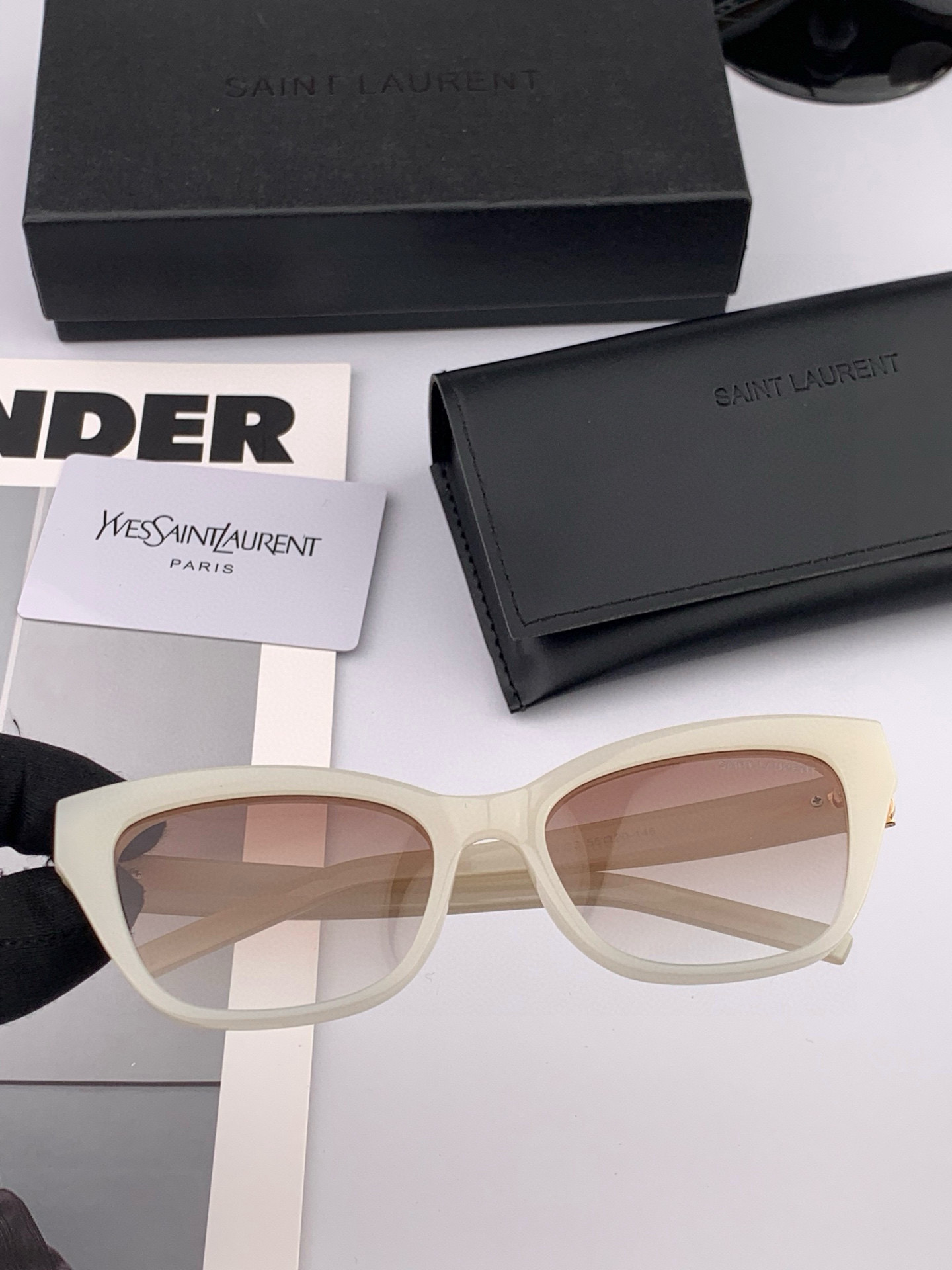 👑 【新款】🕶🔝🔝🔝🎁🎁🎁时尚百搭 超显脸小 佩戴舒适品牌:Ysl 圣罗兰 💎 材质: 加厚偏光镜片型号