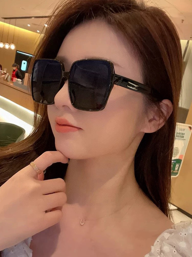 【GUCCI】2025新款潮流爆款 时尚方框太阳镜 佩戴舒适 网红潮款墨镜 女士高清加厚偏光太阳镜🕶️ 