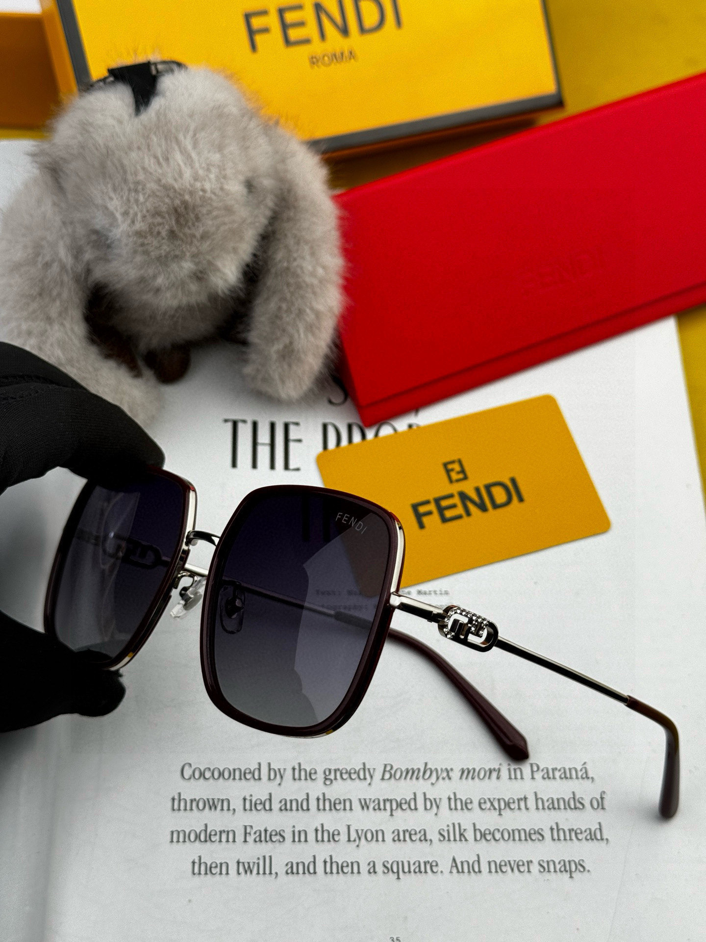 🔺 【芬迪】2025开春新款 潮流爆款 时尚方框偏光太阳镜 高品质 佩戴舒适 网红潮款墨镜 女士高清偏光