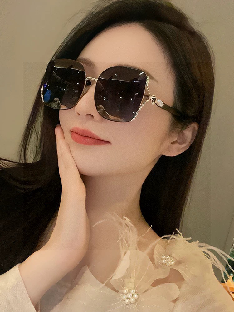 2025开春新款新款卡地亚💎 顶级奢华典范💋 女款板材原单太阳镜😃 个性款完美修脸护目打造轻奢新潮流风尚