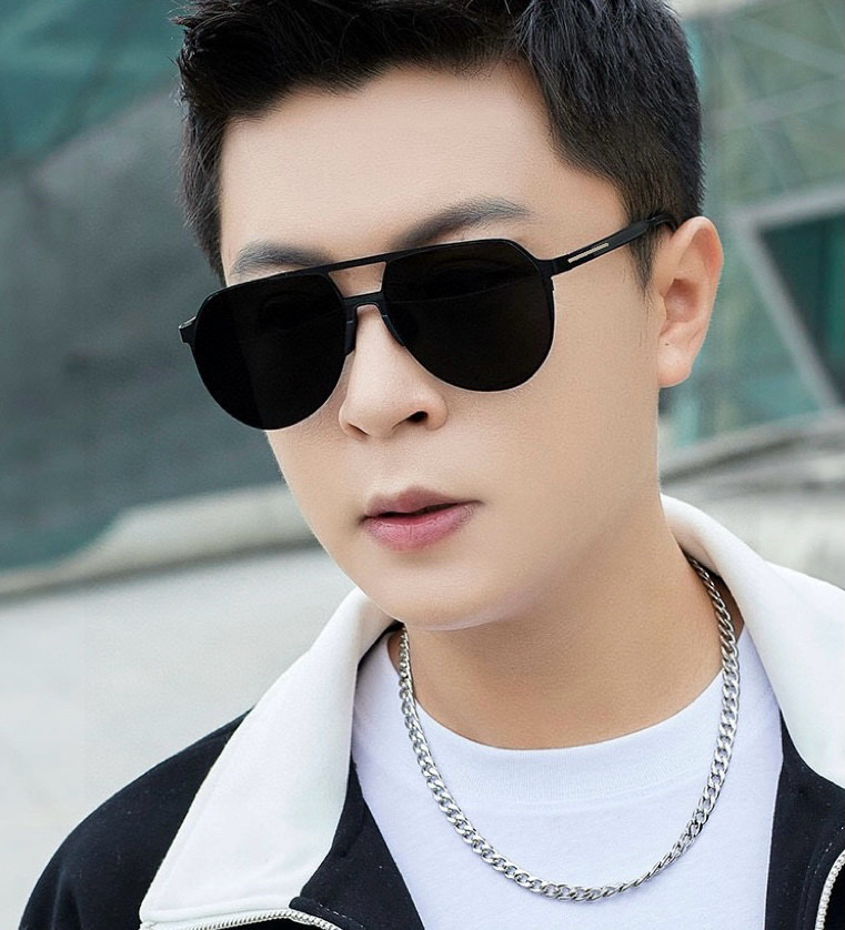 GUCCI 男款炫彩飞行员偏光太阳镜 ❤️材质：高清尼龙加厚卡槽高清偏光镜片 🌹无边框镜架💕颜👍型号：G