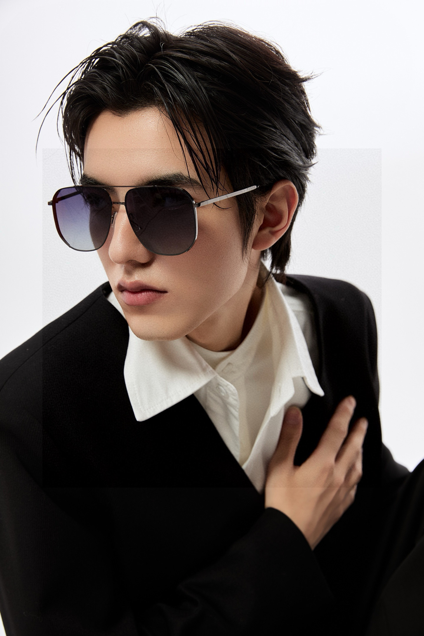 GUCCI 男款炫彩飞行员偏光太阳镜 ❤️材质：高清尼龙加厚卡槽高清偏光镜片 🌹无边框镜架💕颜👍型号：G