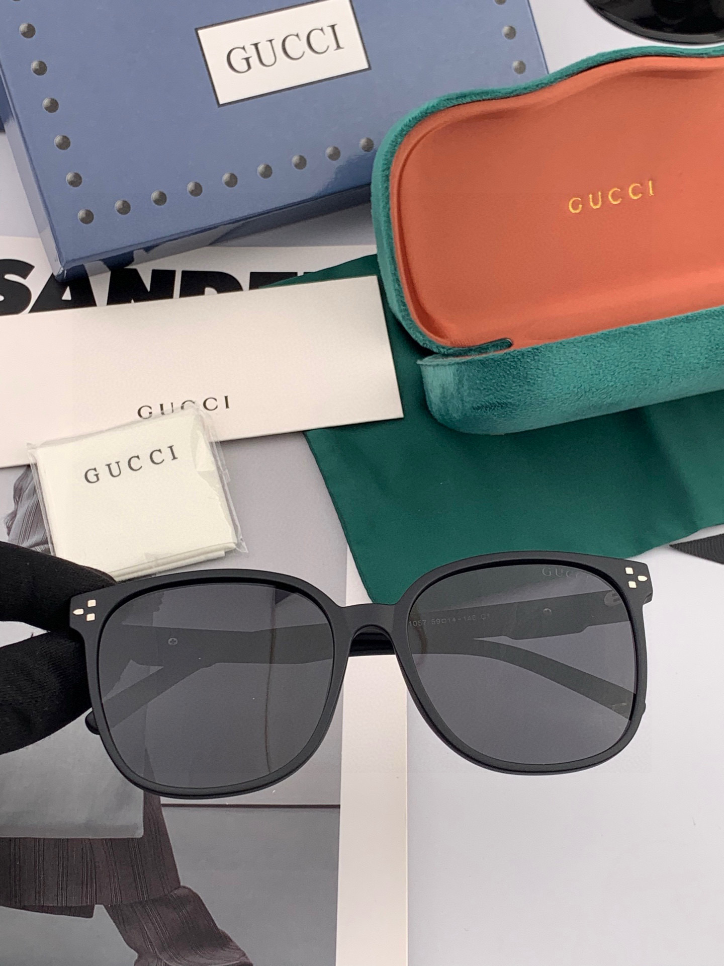 超好看 潮酷【GUCCI】古驰 新款款太阳镜以独特魅力和前卫风格诠释春夏最新眼镜，以方框设计，中梁连体质