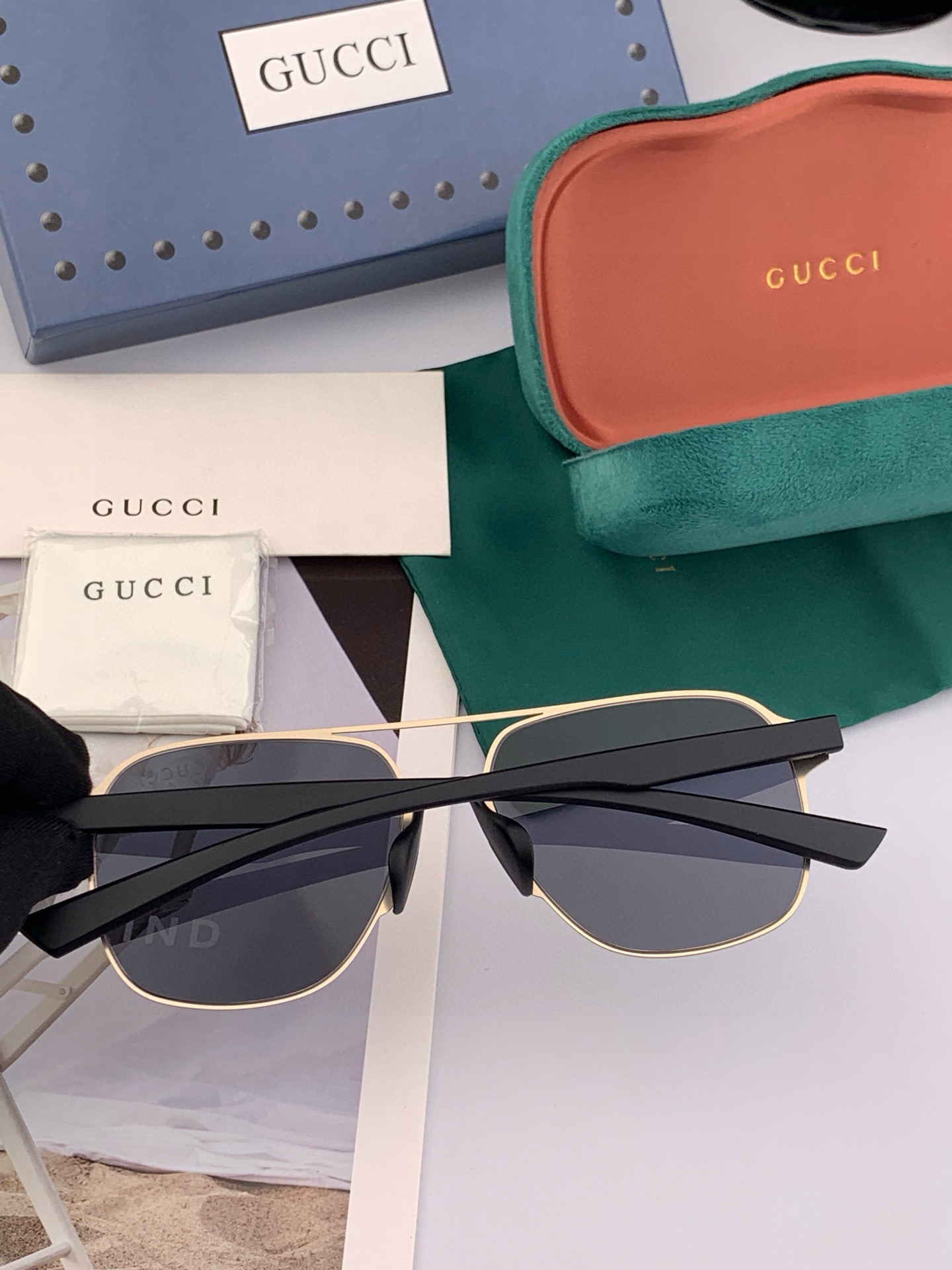 GUCCI 男款炫彩飞行员偏光太阳镜 ❤️材质：高清尼龙加厚卡槽高清偏光镜片 🌹无边框镜架💕颜👍型号：G