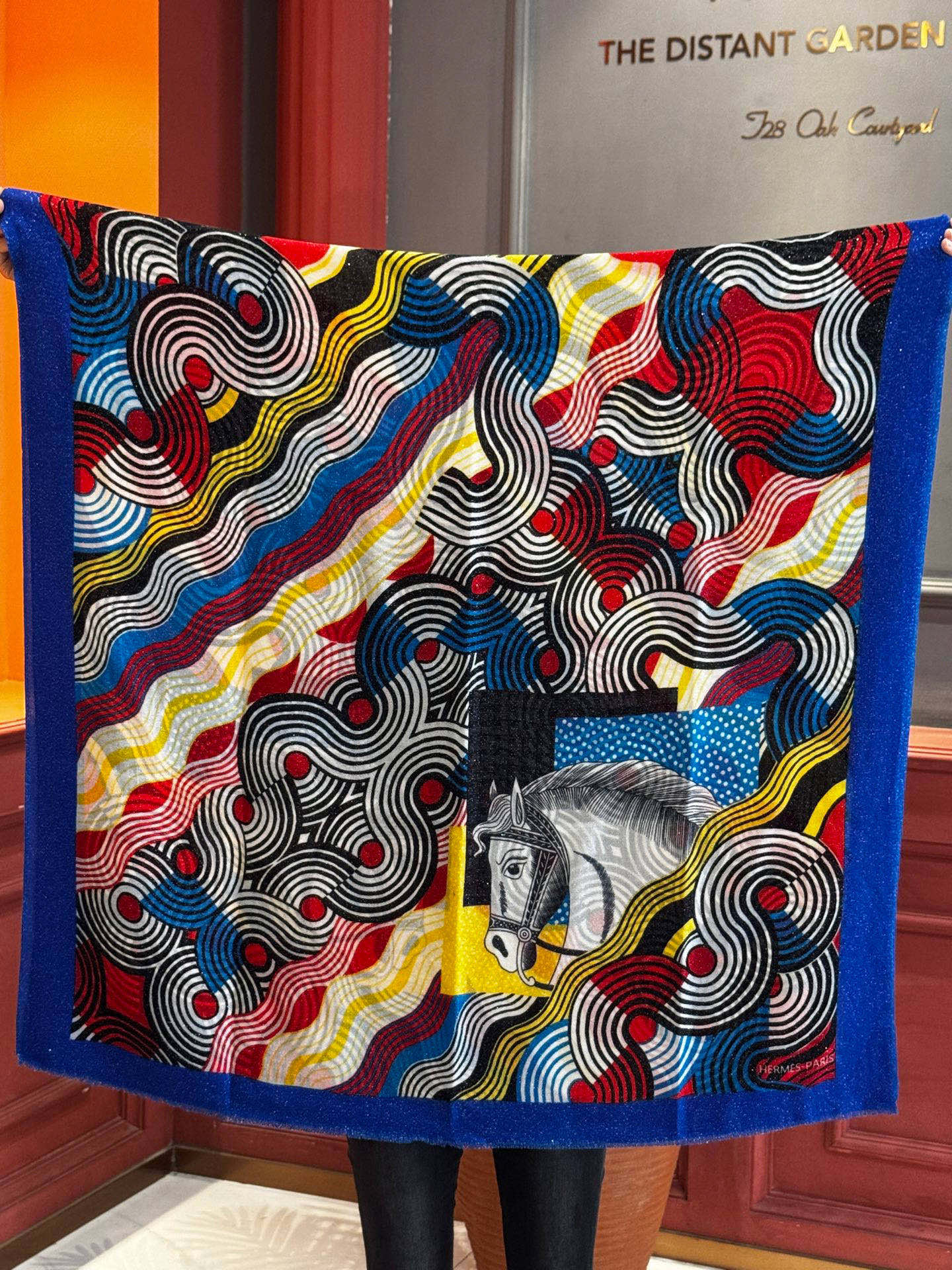 上新🌟 会发光发亮的围巾 💄💋新款客银丝+💖羊绒面料长巾 😘美翻了[流泪]H家【骏马披挂长巾】御用殿堂级