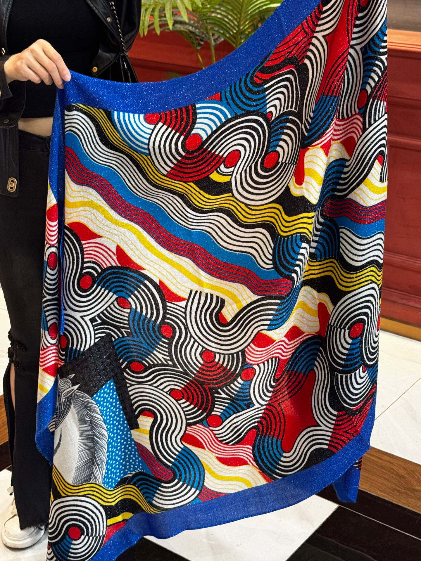 上新🌟 会发光发亮的围巾 💄💋新款客银丝+💖羊绒面料长巾 😘美翻了[流泪]H家【骏马披挂长巾】御用殿堂级