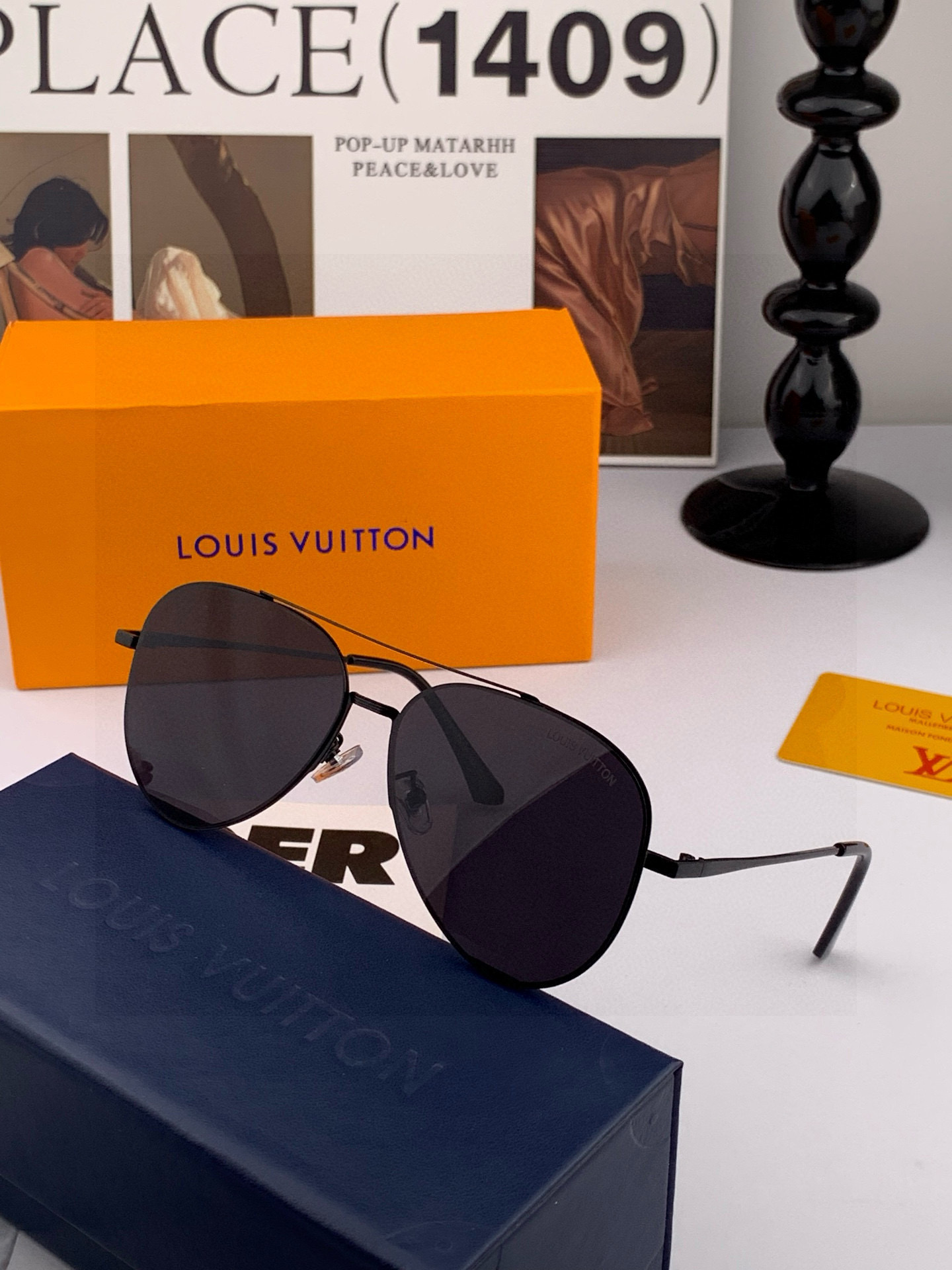 LV 男款炫彩飞行员偏光太阳镜 ❤️材质：高清尼龙加厚卡槽高清偏光镜片 🌹无边框镜架💕颜👍型号：L589