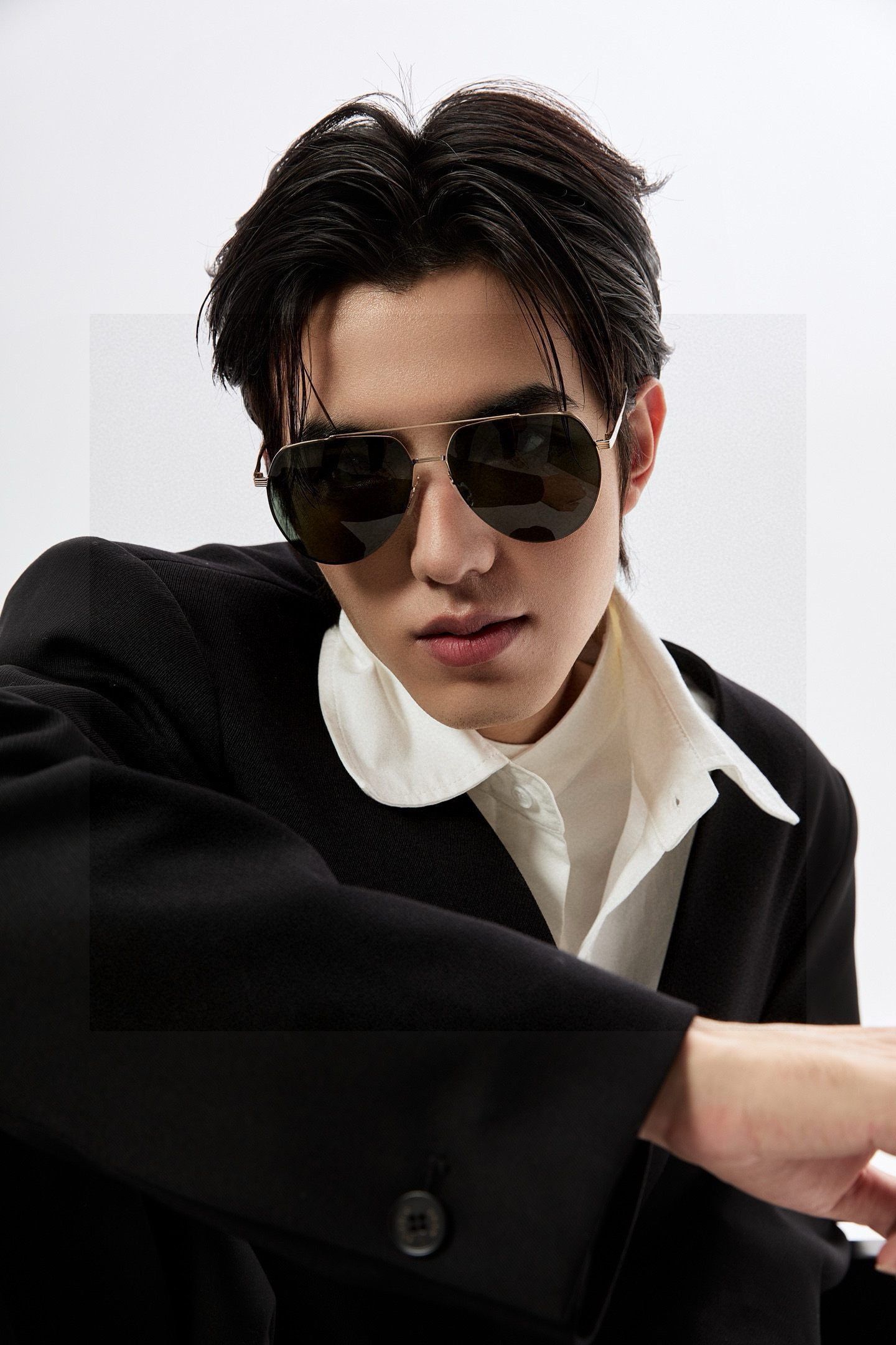 GUCCI 男款炫彩飞行员偏光太阳镜 ❤️材质：高清尼龙加厚卡槽高清偏光镜片 🌹无边框镜架💕颜👍型号：G