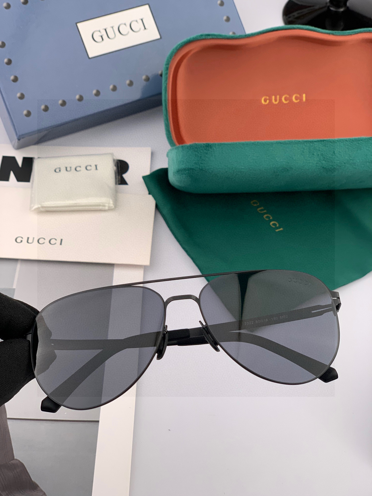 GUCCI 男款炫彩飞行员偏光太阳镜 ❤️材质：高清尼龙加厚卡槽高清偏光镜片 🌹无边框镜架💕颜👍型号：G