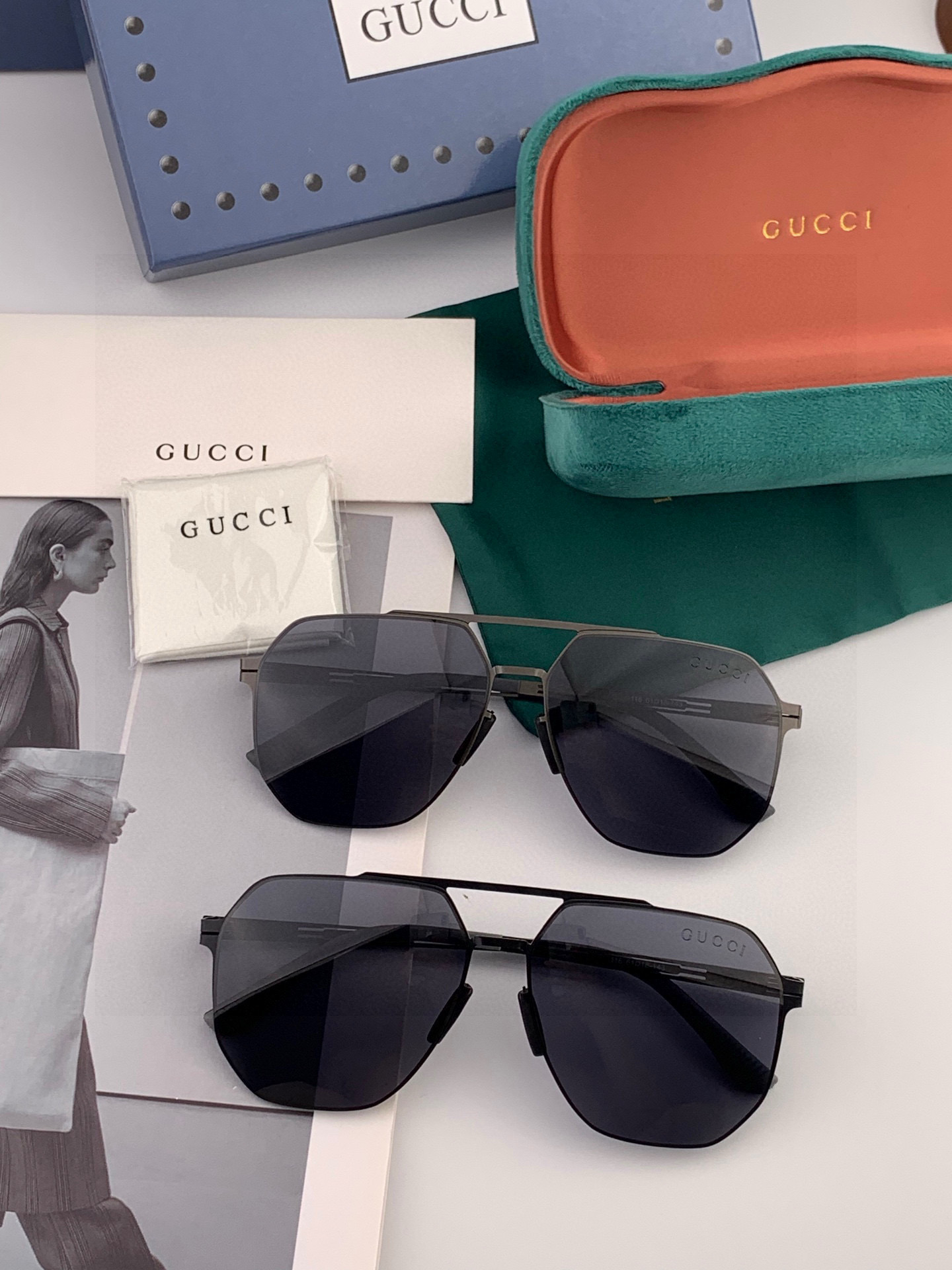 GUCC* 2025 新款男女情侣款太阳iP电镀永不褪色 卖点：超轻超有弹性整幅眼镜无螺丝重要的是压不坏