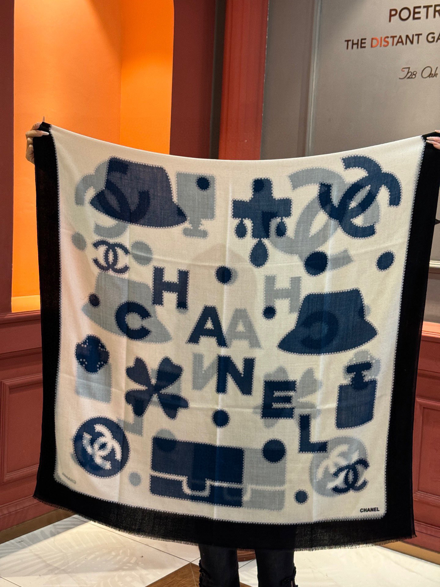 重点推荐！！！高级舒适时髦气质，相信我的就收吧！香奈儿这款触动内心的柔美围巾，无法模仿的颜色和气质！！！