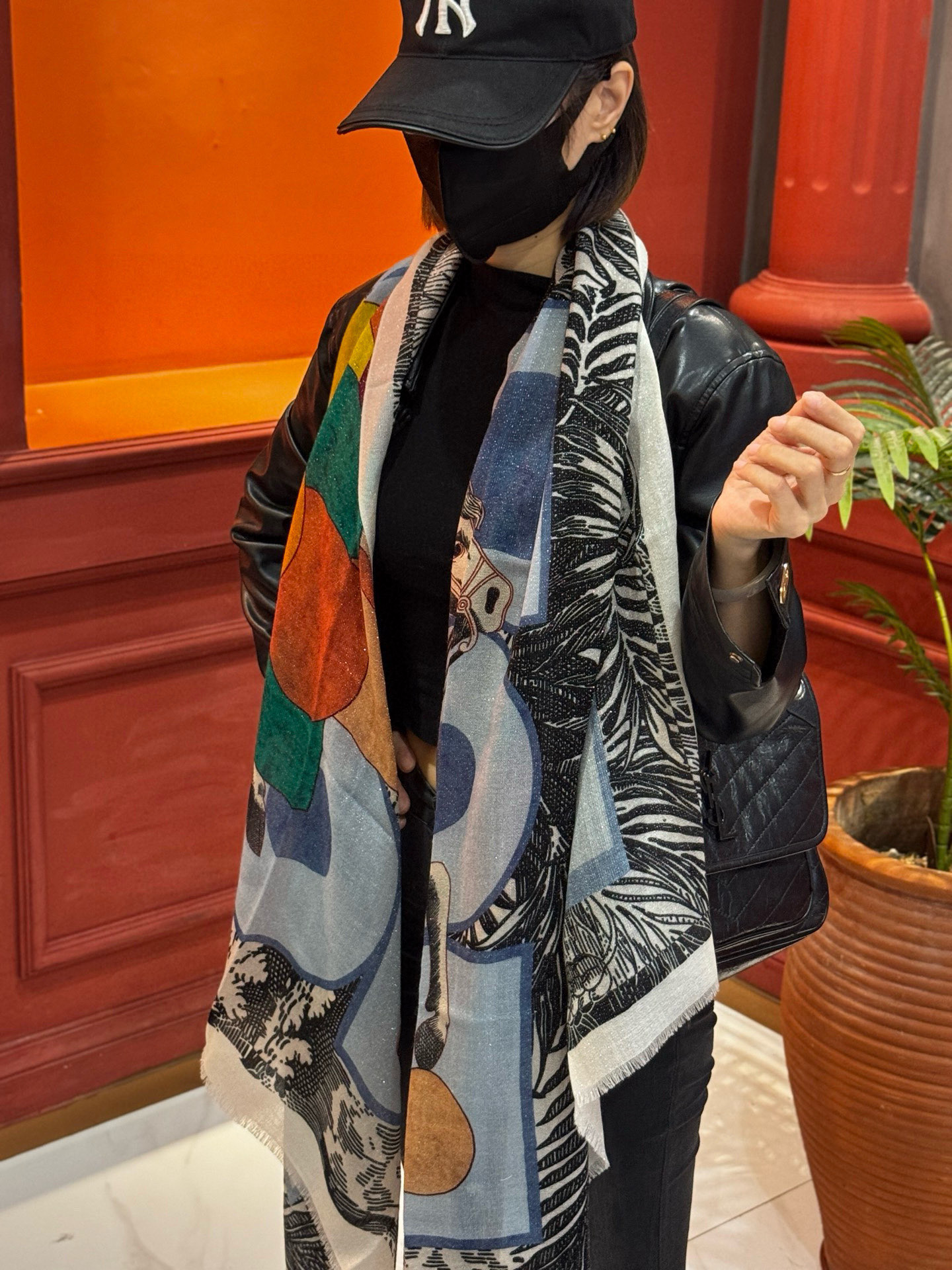 会发光发亮的围巾 爱马仕 专柜同步 买了都说好看羊绒印花‼️推荐💕顶级工艺超值‼️爱马仕专柜爆款🎁🎁羊绒