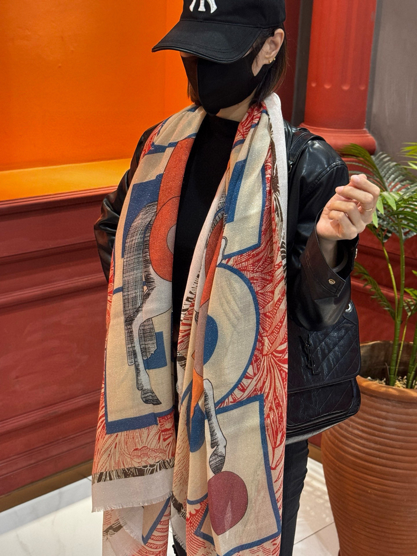 会发光发亮的围巾 爱马仕 专柜同步 买了都说好看羊绒印花‼️推荐💕顶级工艺超值‼️爱马仕专柜爆款🎁🎁羊绒