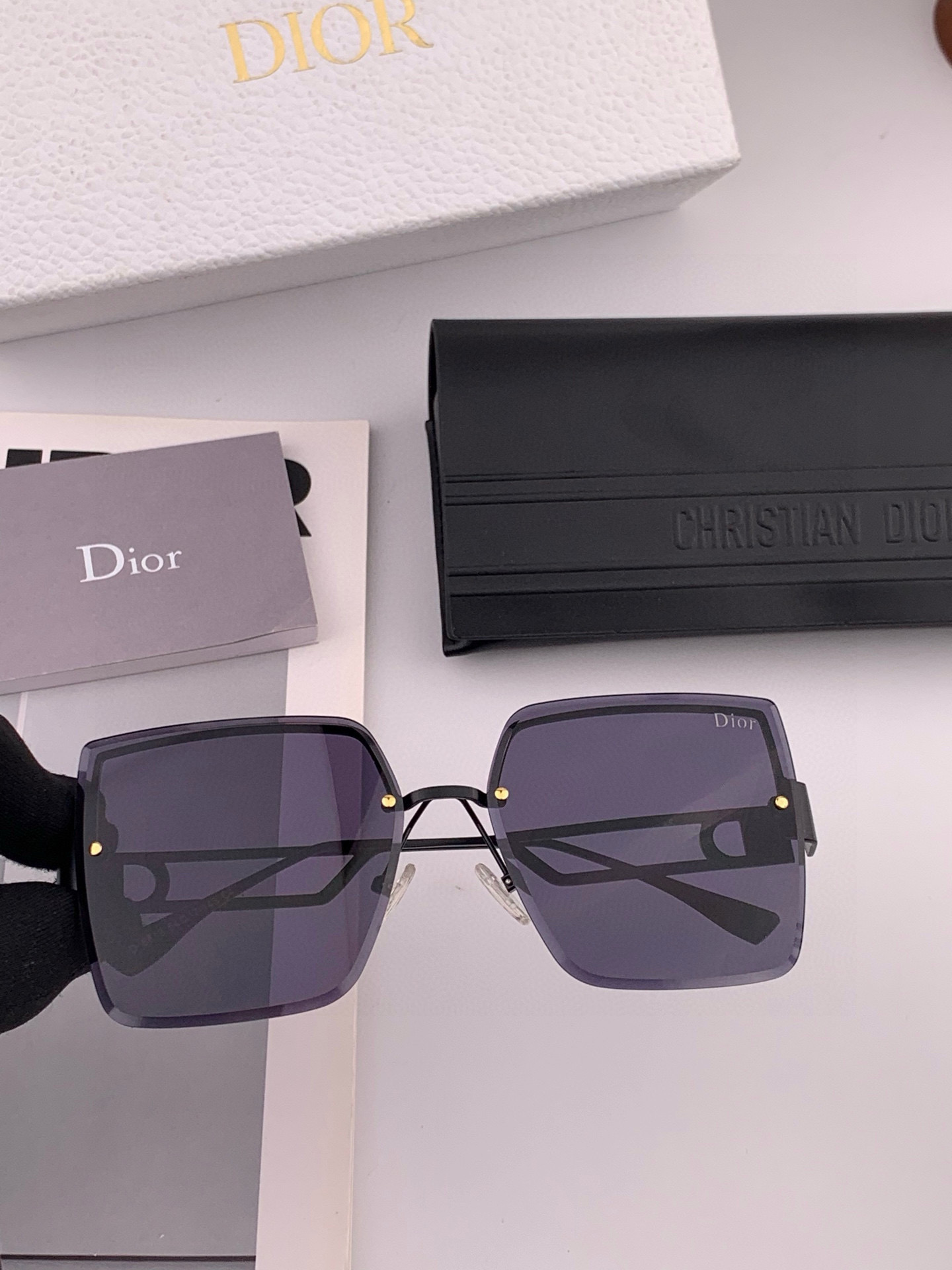 🔺 【DIOR-迪奥】2025开春新款 潮流爆款 时尚方框太阳镜 高品质 佩戴舒适 网红潮款墨镜 型号：