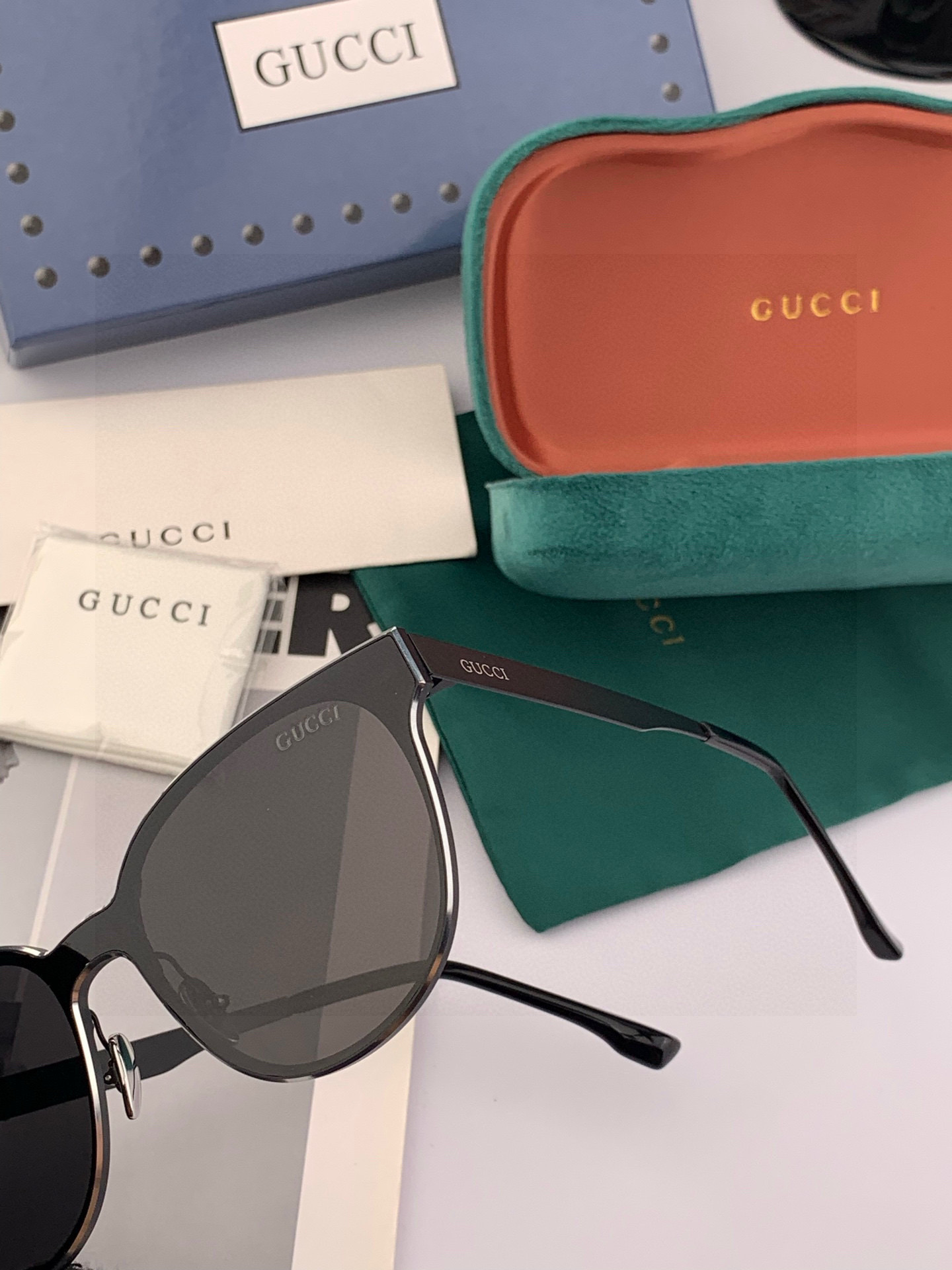 连体镜GUCCI 2025开春新款一体镜 大框太阳镜男女同款 😎 爆款大框尼龙太阳镜 超逼格超酷 镜腿品