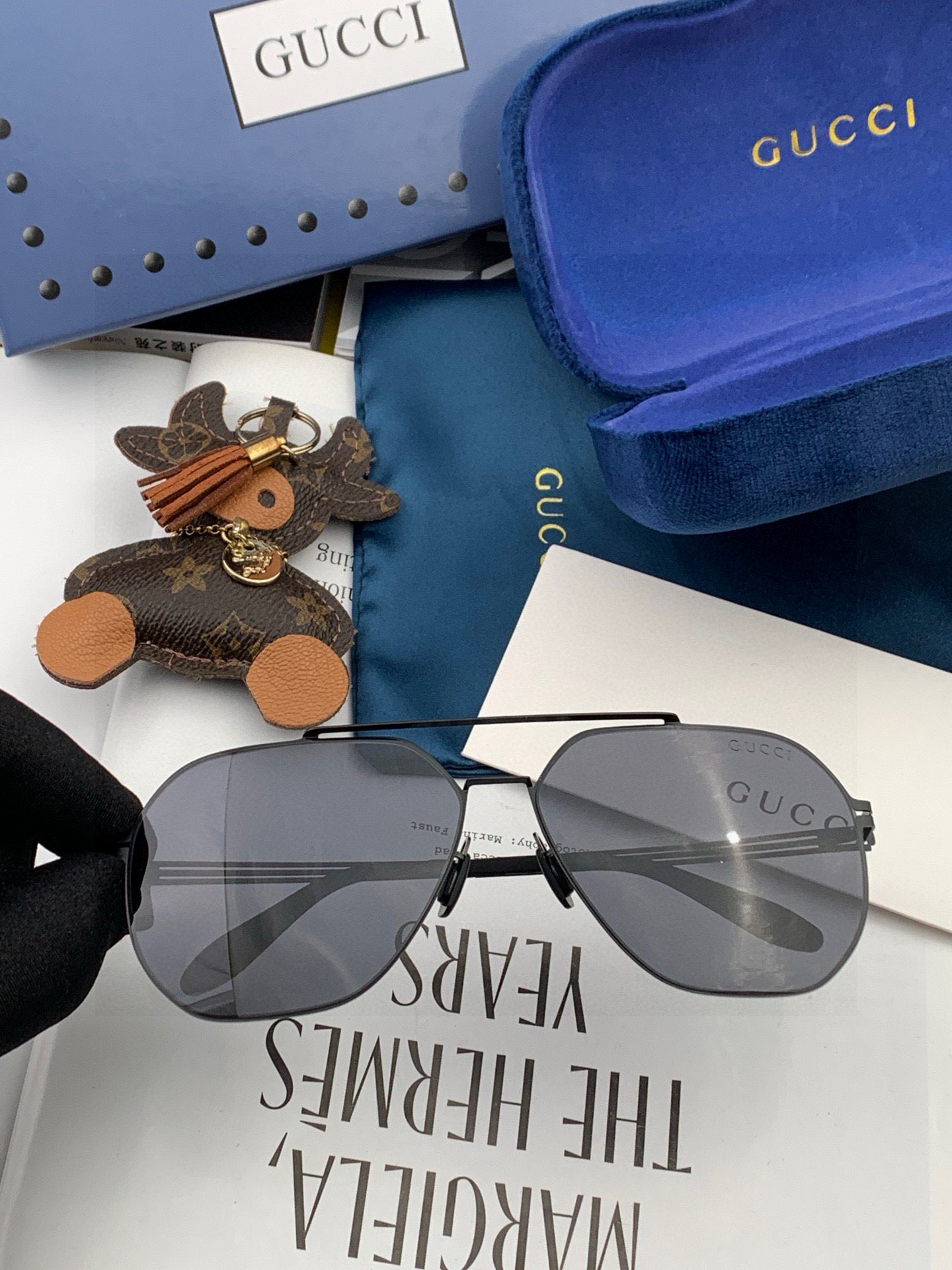 ♦️ GUCCI 2025新款男女情侣款太阳镜多边形墨镜iP电镀永不褪色 超轻超有弹性整幅眼镜无螺丝重要