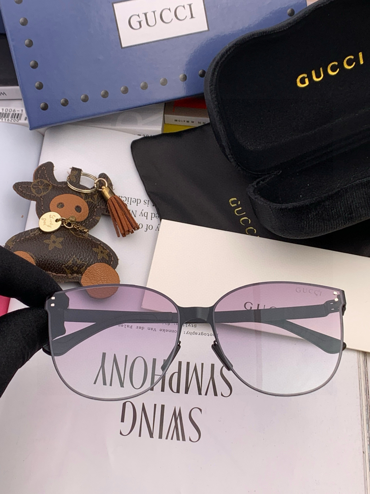 Gucci 2025春夏新款超轻无螺丝压不坏系列情侣款太阳镜高清尼龙镜片🦅完美品质，适合各种脸型，经典太