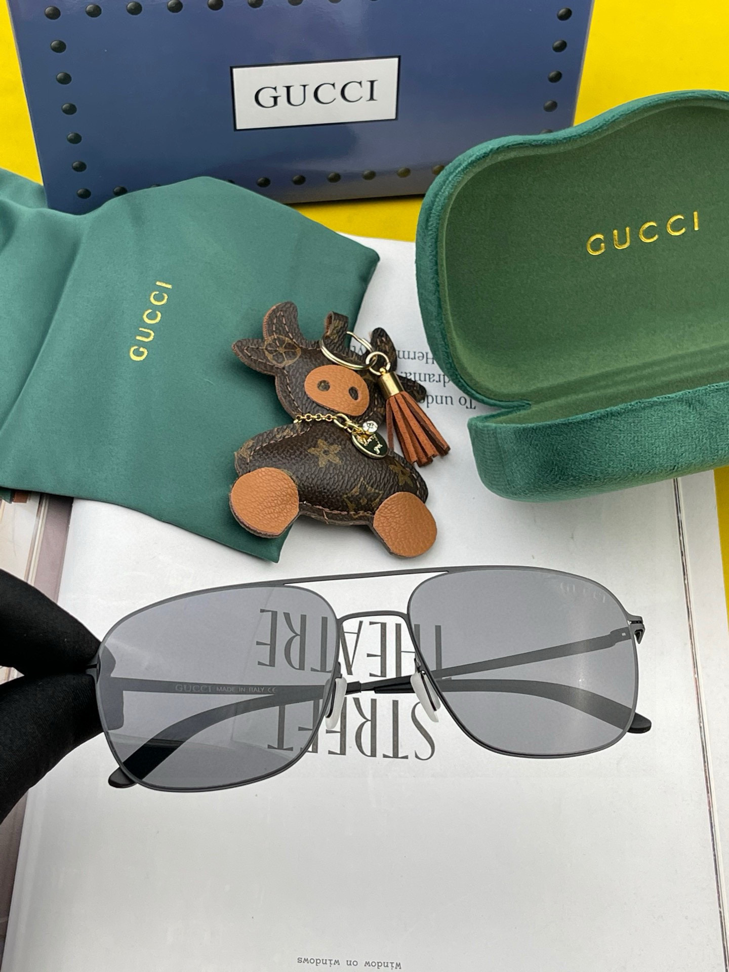 Gucci 2025春夏新款超轻无螺丝压不坏系列情侣款太阳镜高清尼龙镜片🦅完美品质，适合各种脸型，经典太