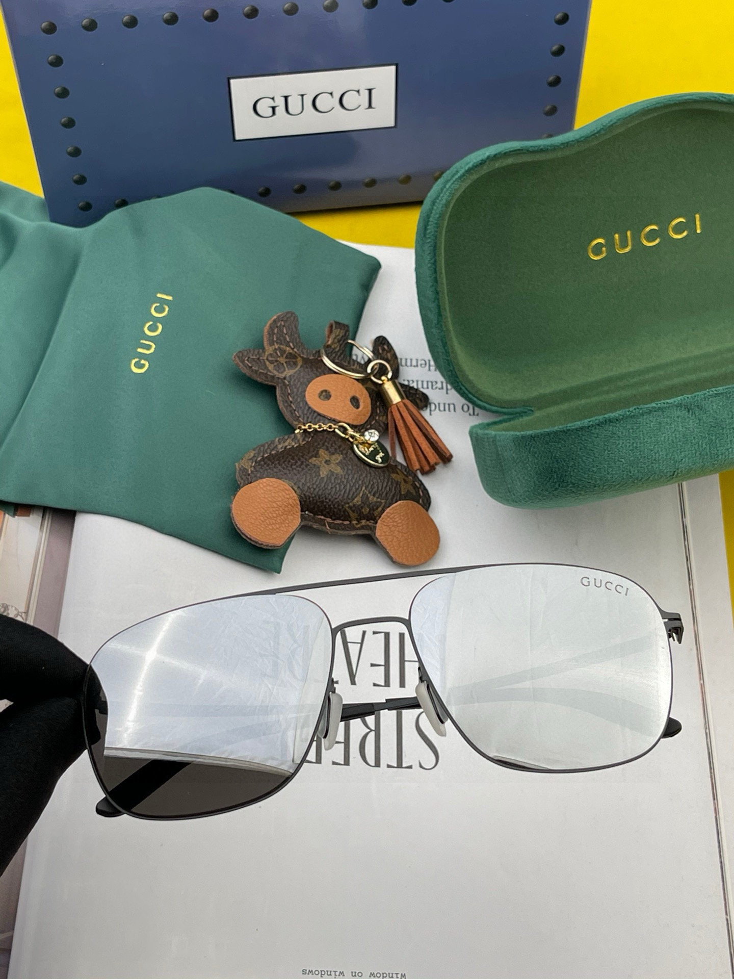 Gucci 2025春夏新款超轻无螺丝压不坏系列情侣款太阳镜高清尼龙镜片🦅完美品质，适合各种脸型，经典太