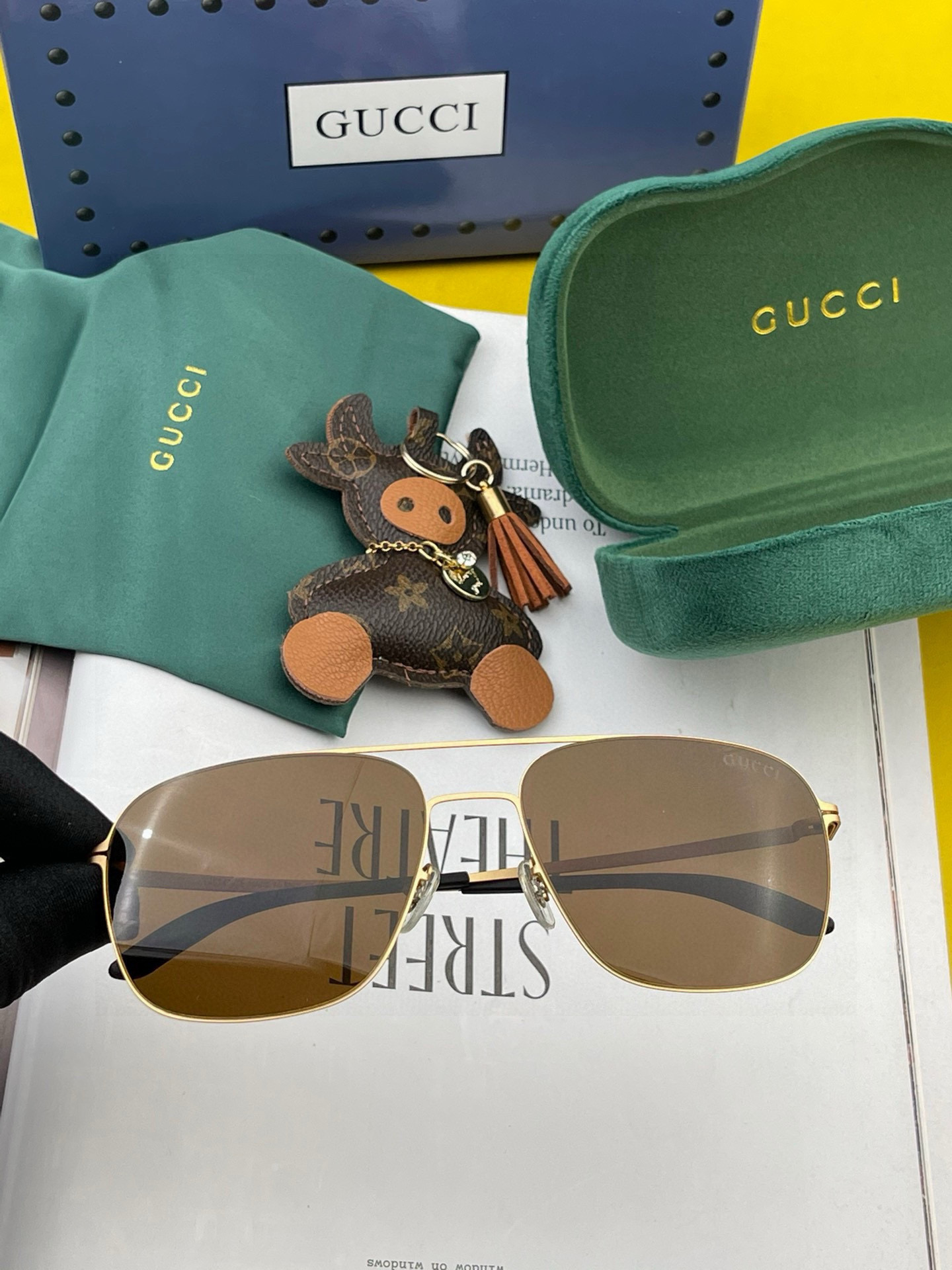 Gucci 2025春夏新款超轻无螺丝压不坏系列情侣款太阳镜高清尼龙镜片🦅完美品质，适合各种脸型，经典太