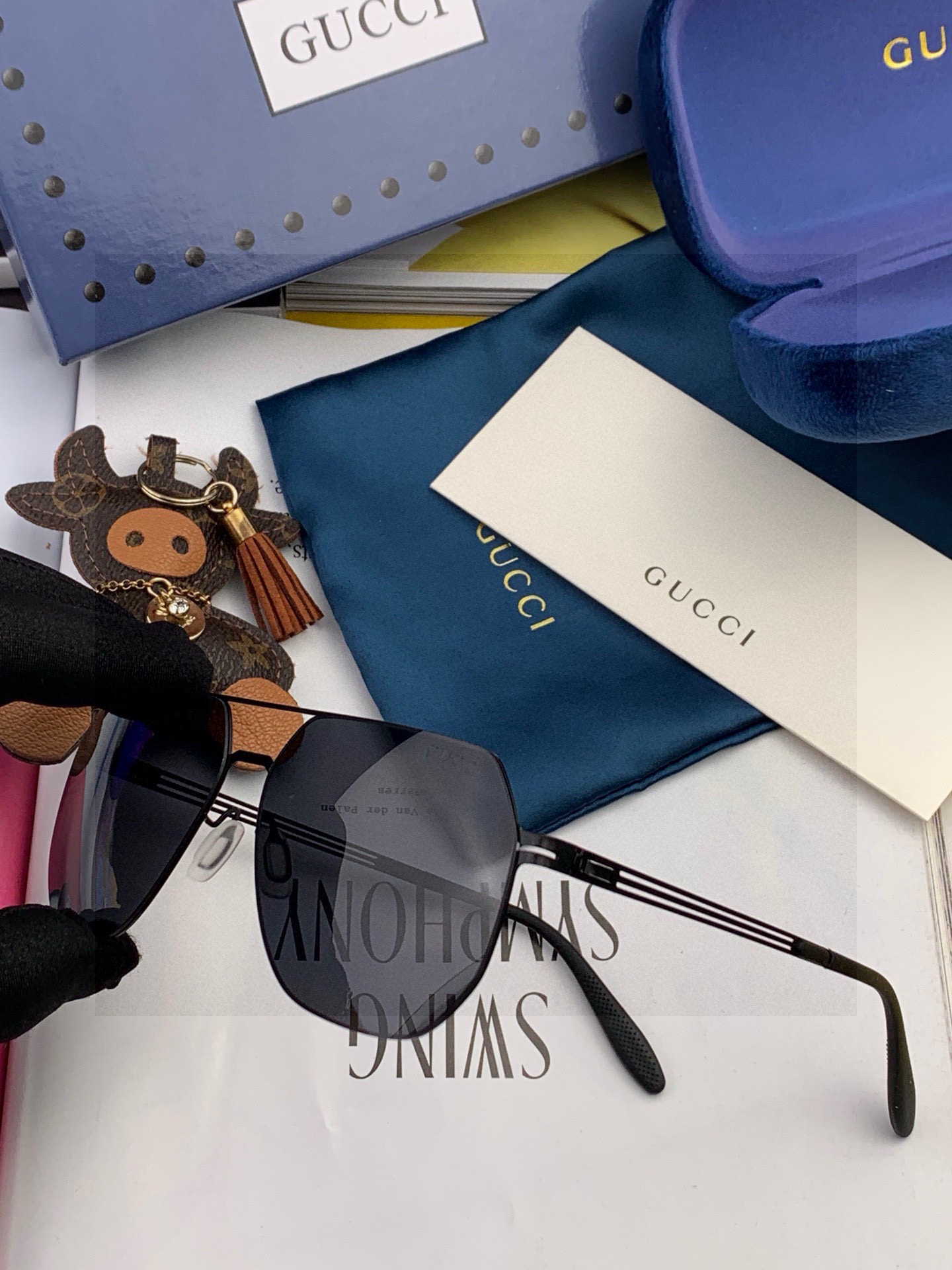 ♦️ GUCCI 2025新款男女情侣款太阳镜多边形墨镜iP电镀永不褪色 超轻超有弹性整幅眼镜无螺丝重要