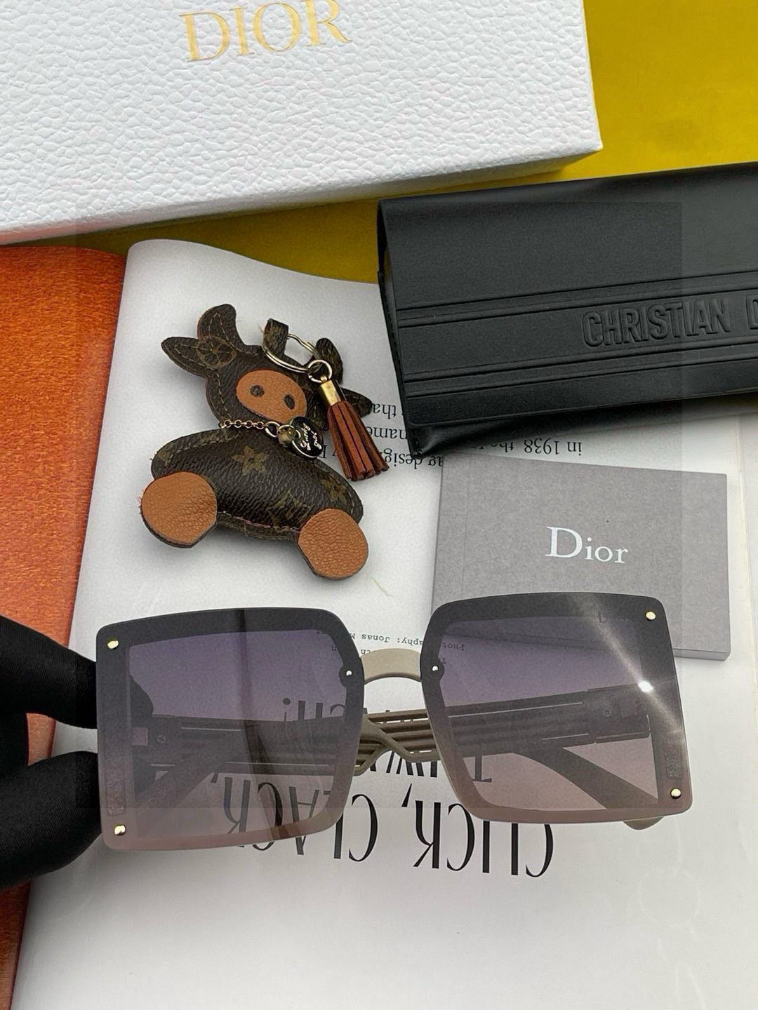 🔺 【DIOR-迪奥】2025开春新款 潮流爆款 时尚方框偏光太阳镜 高品质 佩戴舒适 网红潮款墨镜 型