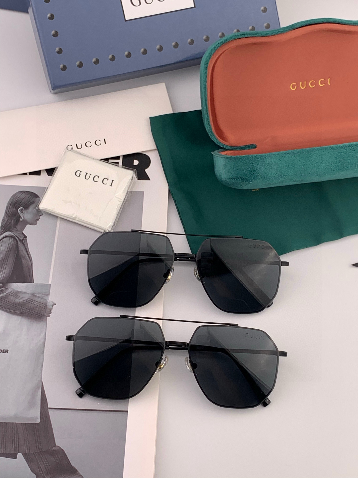 GUCCI 男款炫彩飞行员偏光太阳镜 ❤️材质：高清尼龙加厚卡槽高清偏光镜片 🌹无边框镜架💕颜👍型号：G