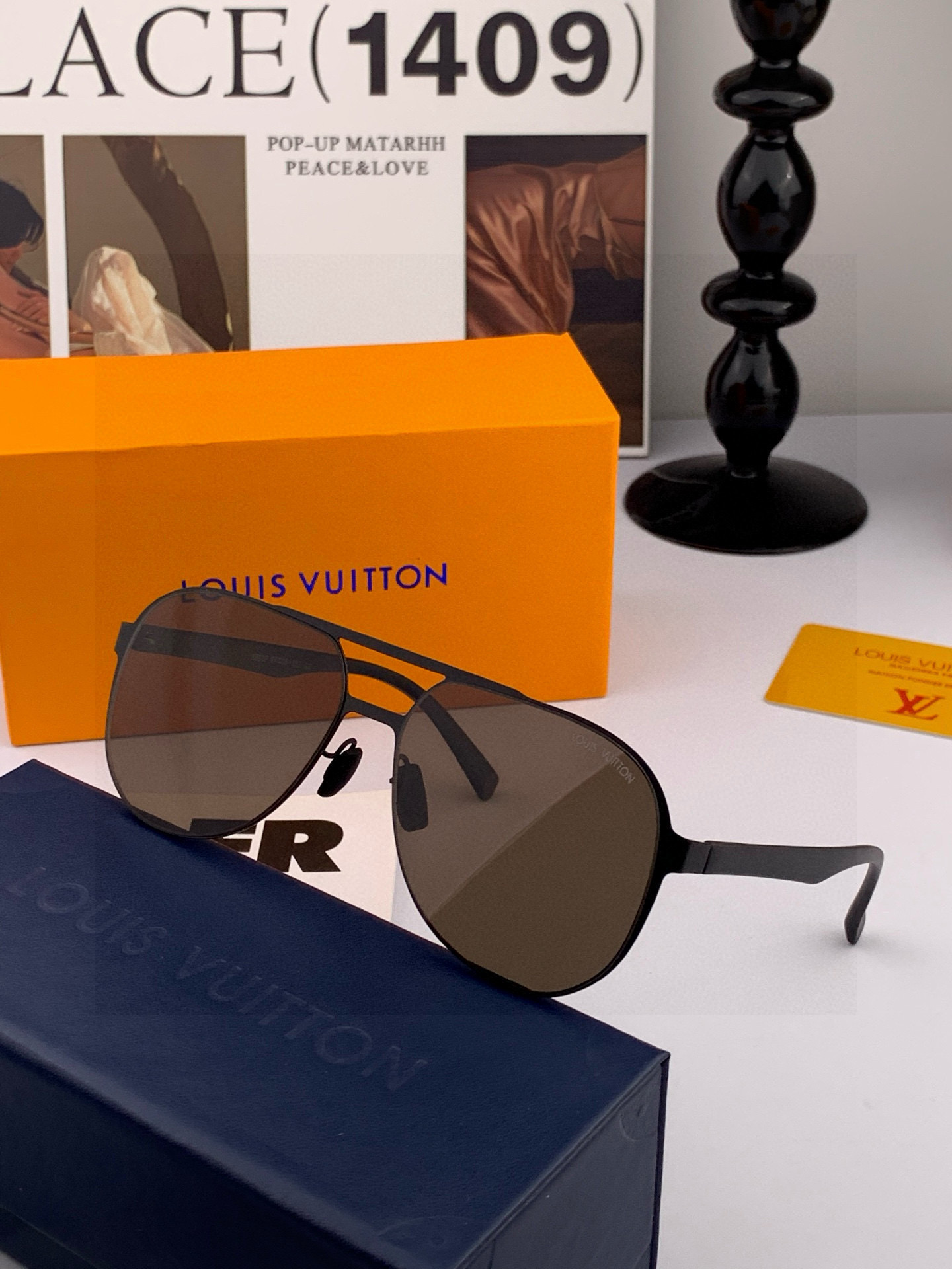 LV 男款炫彩飞行员偏光太阳镜 ❤️材质：高清尼龙加厚卡槽高清偏光镜片 🌹无边框镜架💕颜👍型号：L789