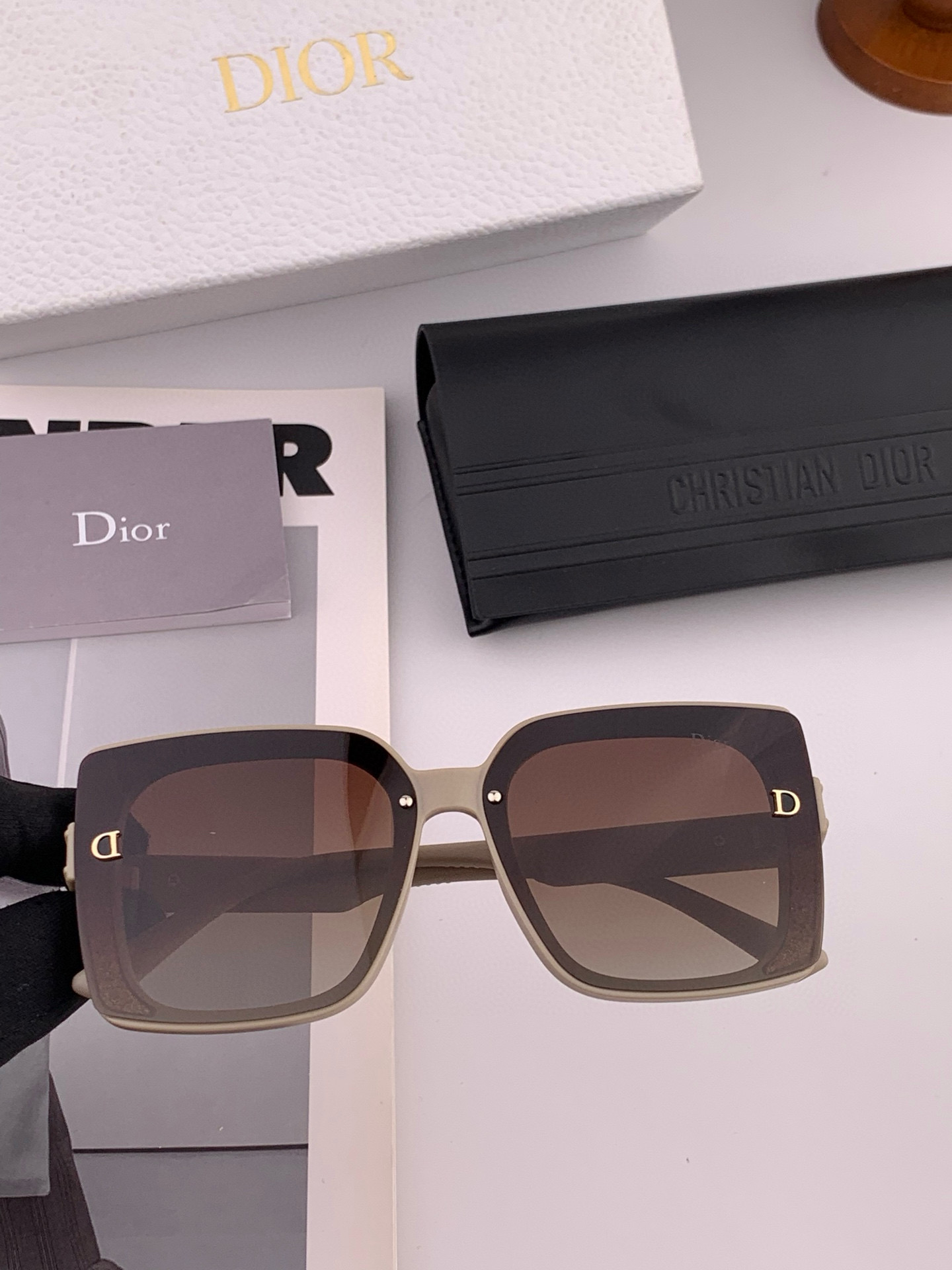 🔺 【DIOR-迪奥】2025开春新款 潮流爆款 时尚方框偏光太阳镜 高品质 佩戴舒适 网红潮款墨镜 女