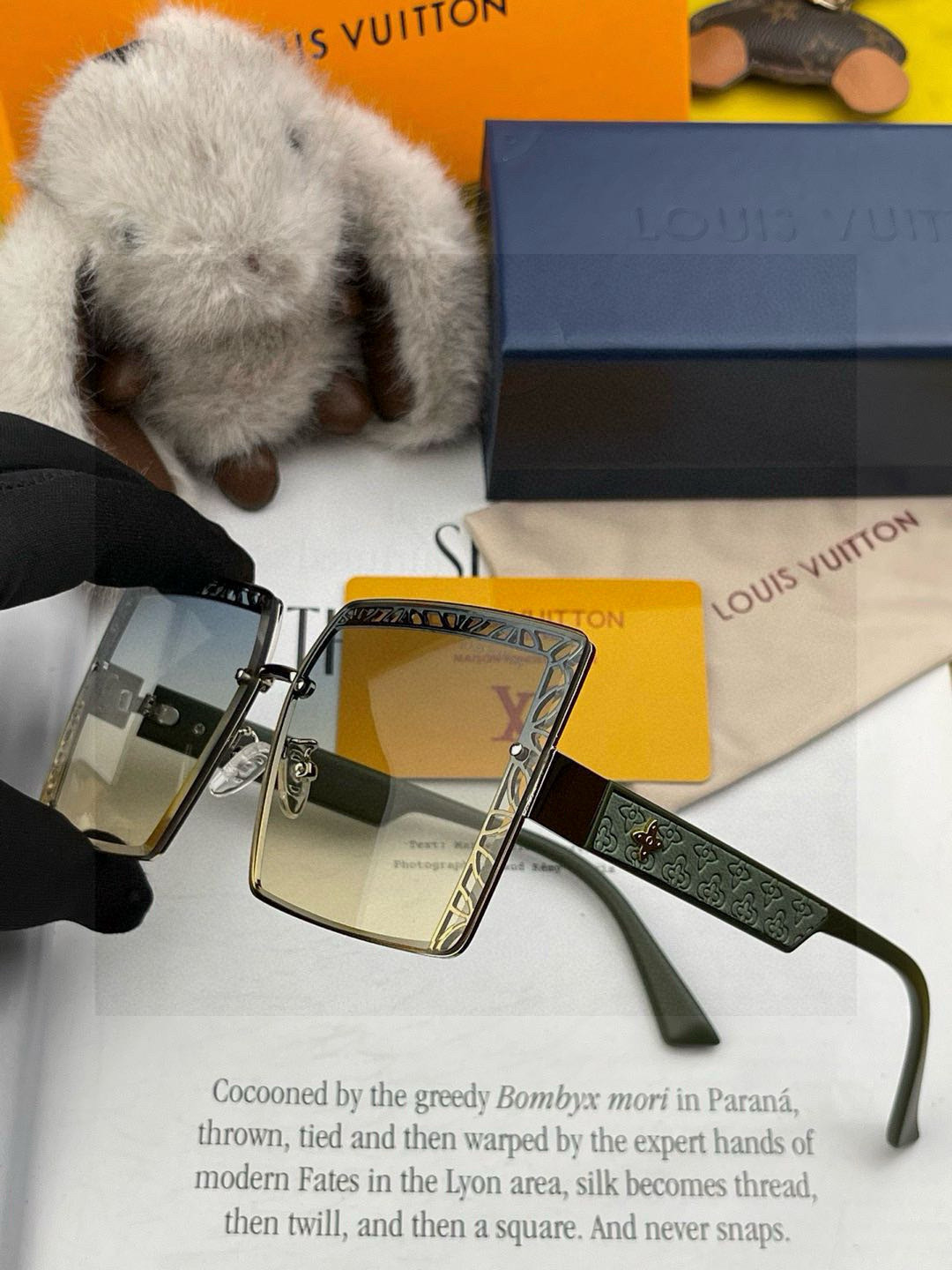 【尼龙系列】lv大框太阳镜墨镜经典的方框设计，不挑脸型，无论搭配大衣还是连衣裙都非常显气质尼龙镜片预防紫