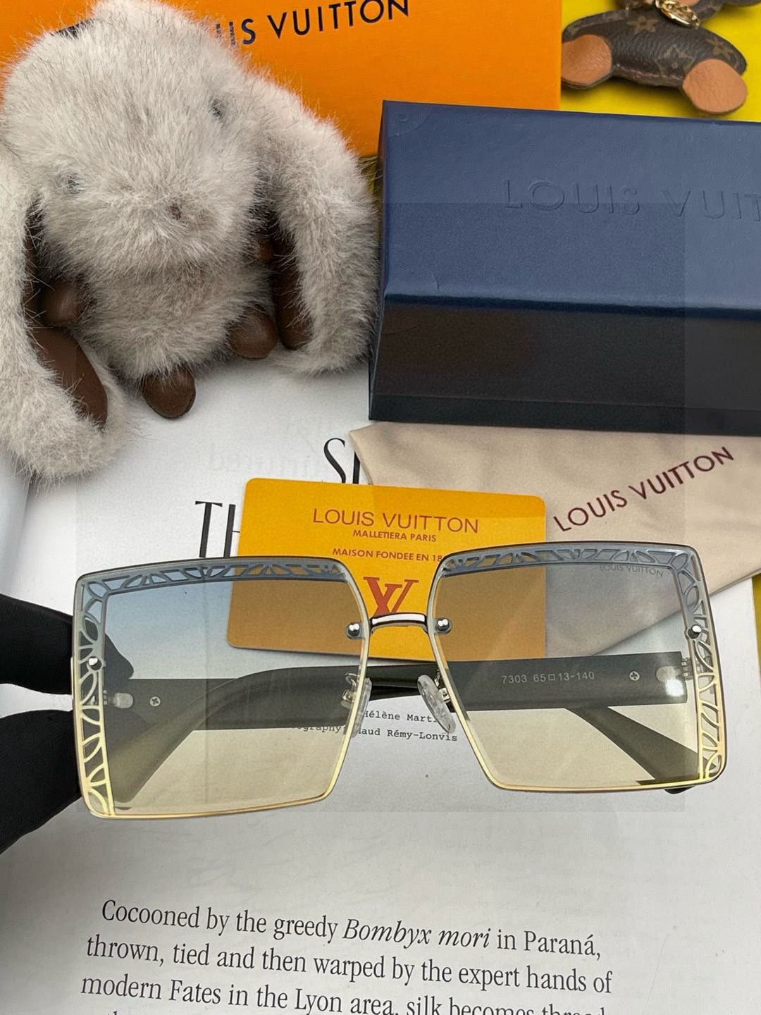 【尼龙系列】lv大框太阳镜墨镜经典的方框设计，不挑脸型，无论搭配大衣还是连衣裙都非常显气质尼龙镜片预防紫