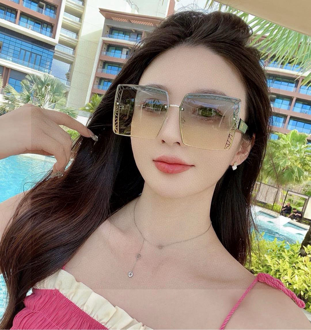 【尼龙系列】lv大框太阳镜墨镜经典的方框设计，不挑脸型，无论搭配大衣还是连衣裙都非常显气质尼龙镜片预防紫