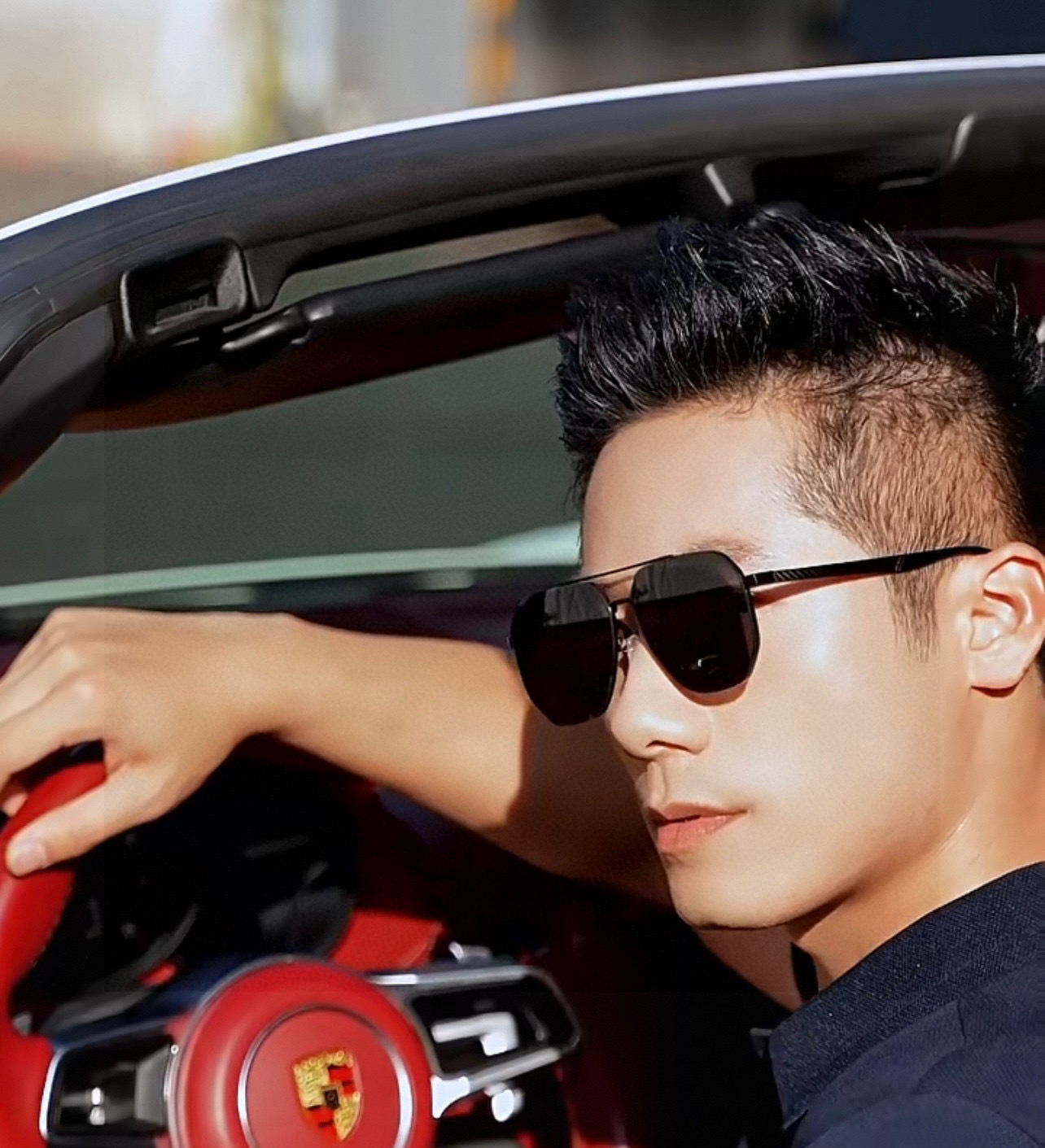 ♦️ GUCCI 2025新款男女情侣款太阳镜多边形墨镜iP电镀永不褪色 超轻超有弹性整幅眼镜无螺丝重要