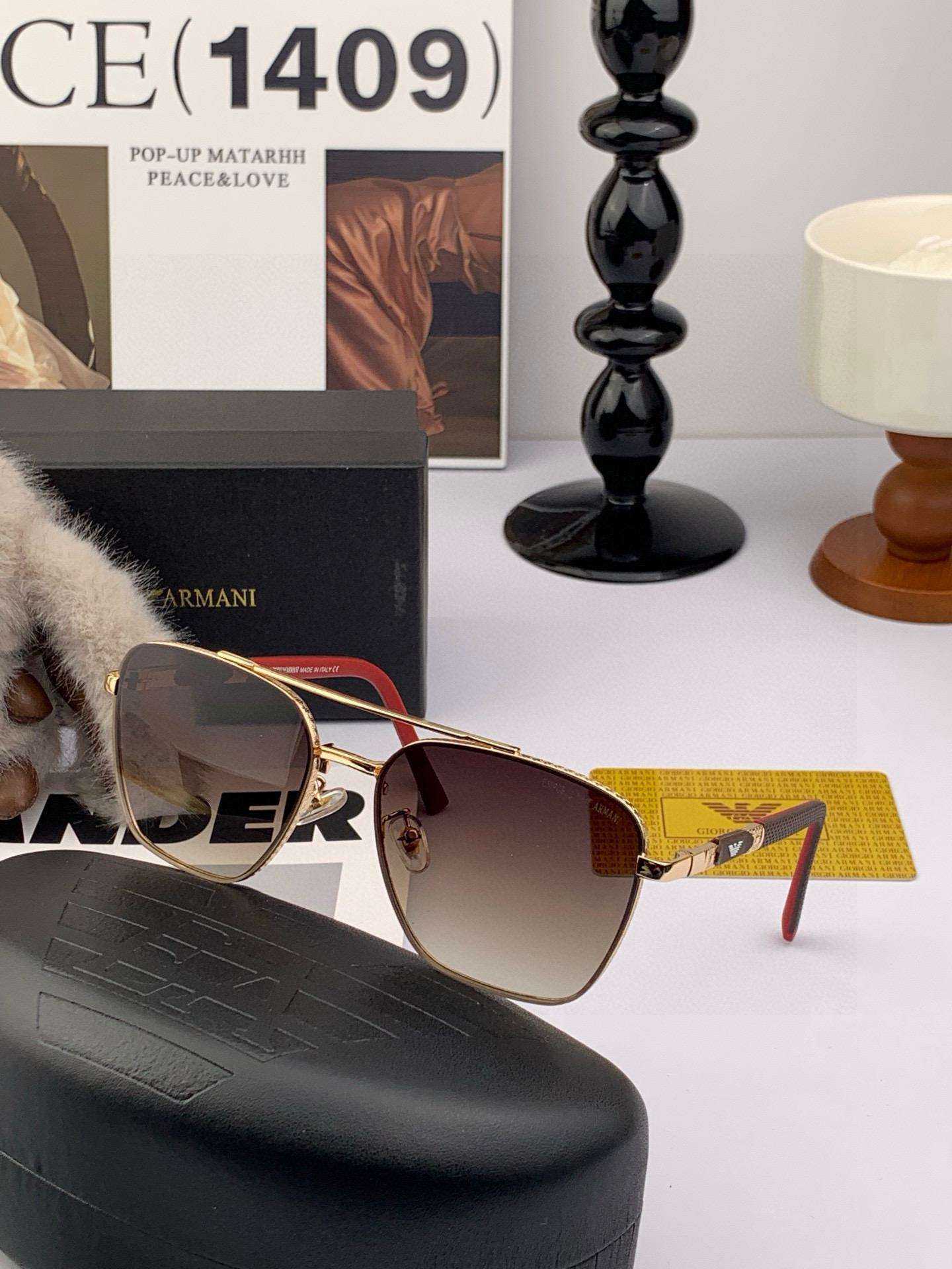 【阿玛尼】2025新款超百搭金属太阳镜、造型轮廓超大镜框完美修饰脸型，时尚超级百搭 ！型号：A82230