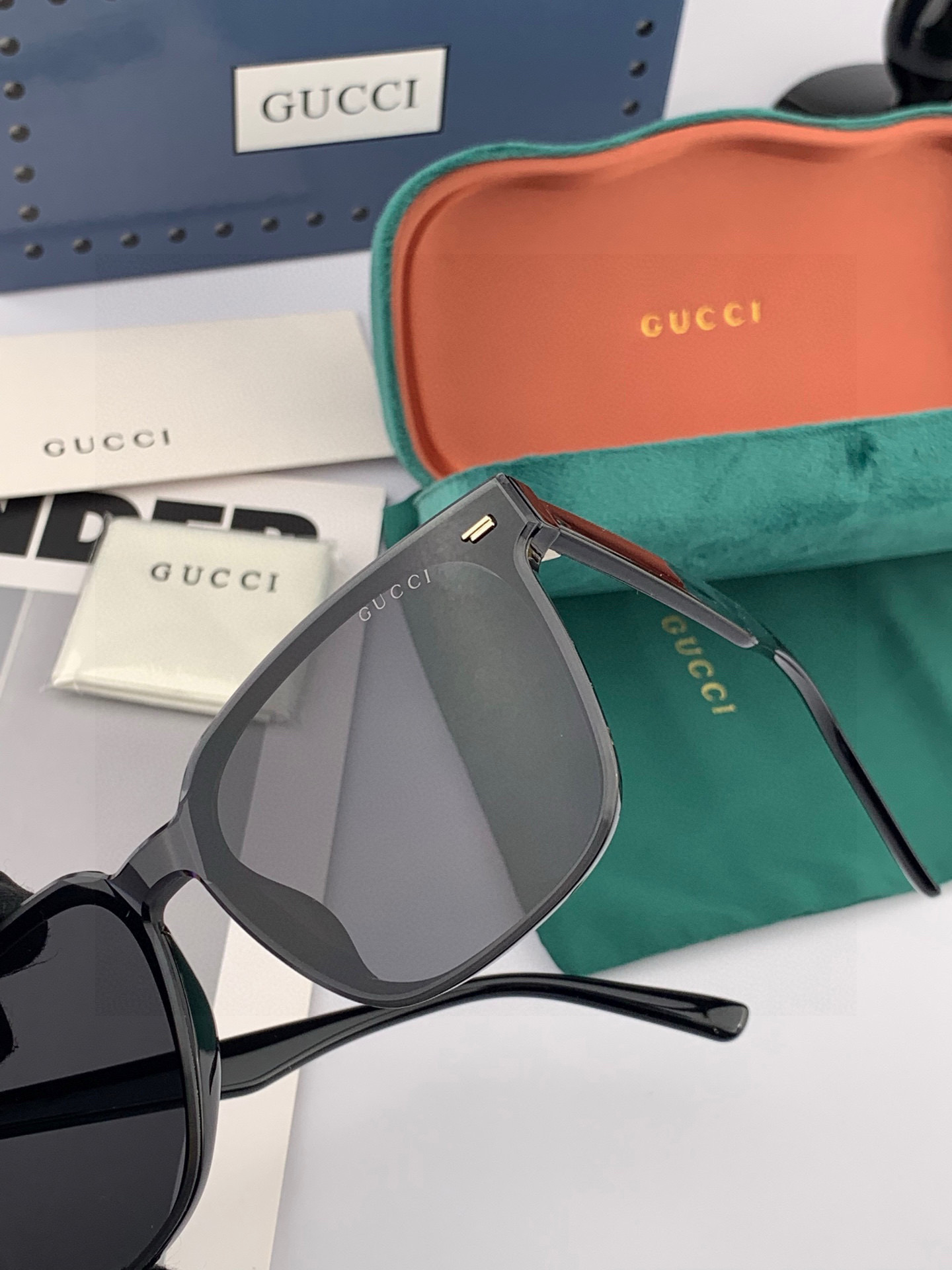 🔺 【GUCCI-尼龙太阳镜】2025开春新款 潮流爆款 时尚方框连体太阳镜 高品质 佩戴舒适 网红潮款