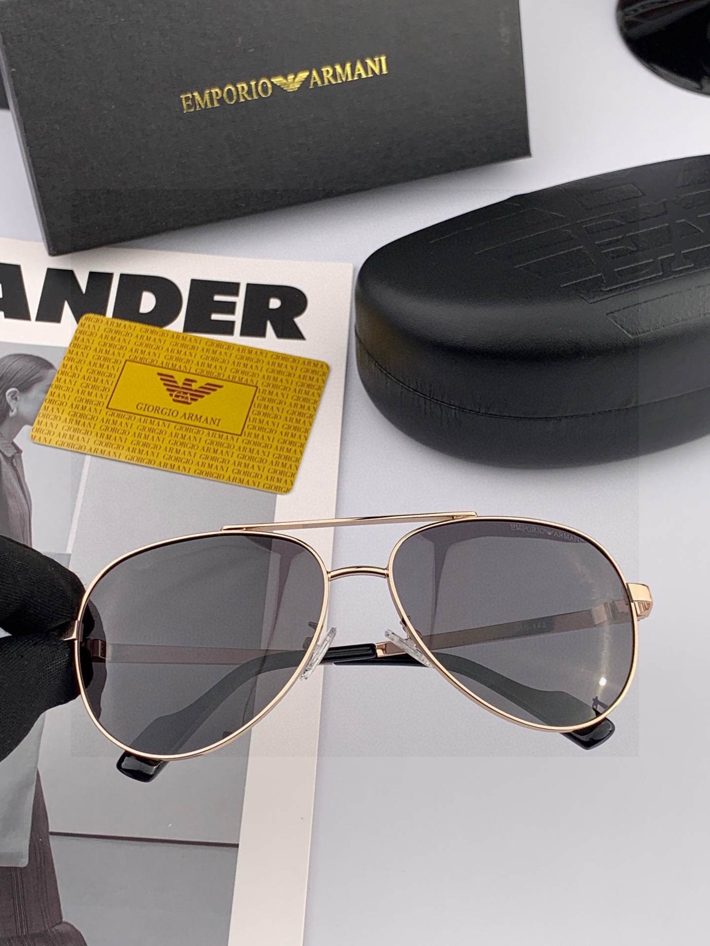 【阿玛尼】2025新款超百搭金属尼龙太阳镜、造型轮廓超大镜框完美修饰脸型，时尚超级百搭 ！型号：A261