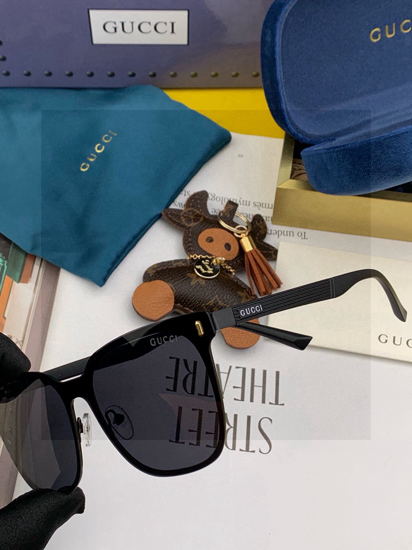 Gucci古奇 新款连体驶驾镜墨镜出行必众备多明星同款 太阳镜 男女太士阳镜飞行 型号：G075