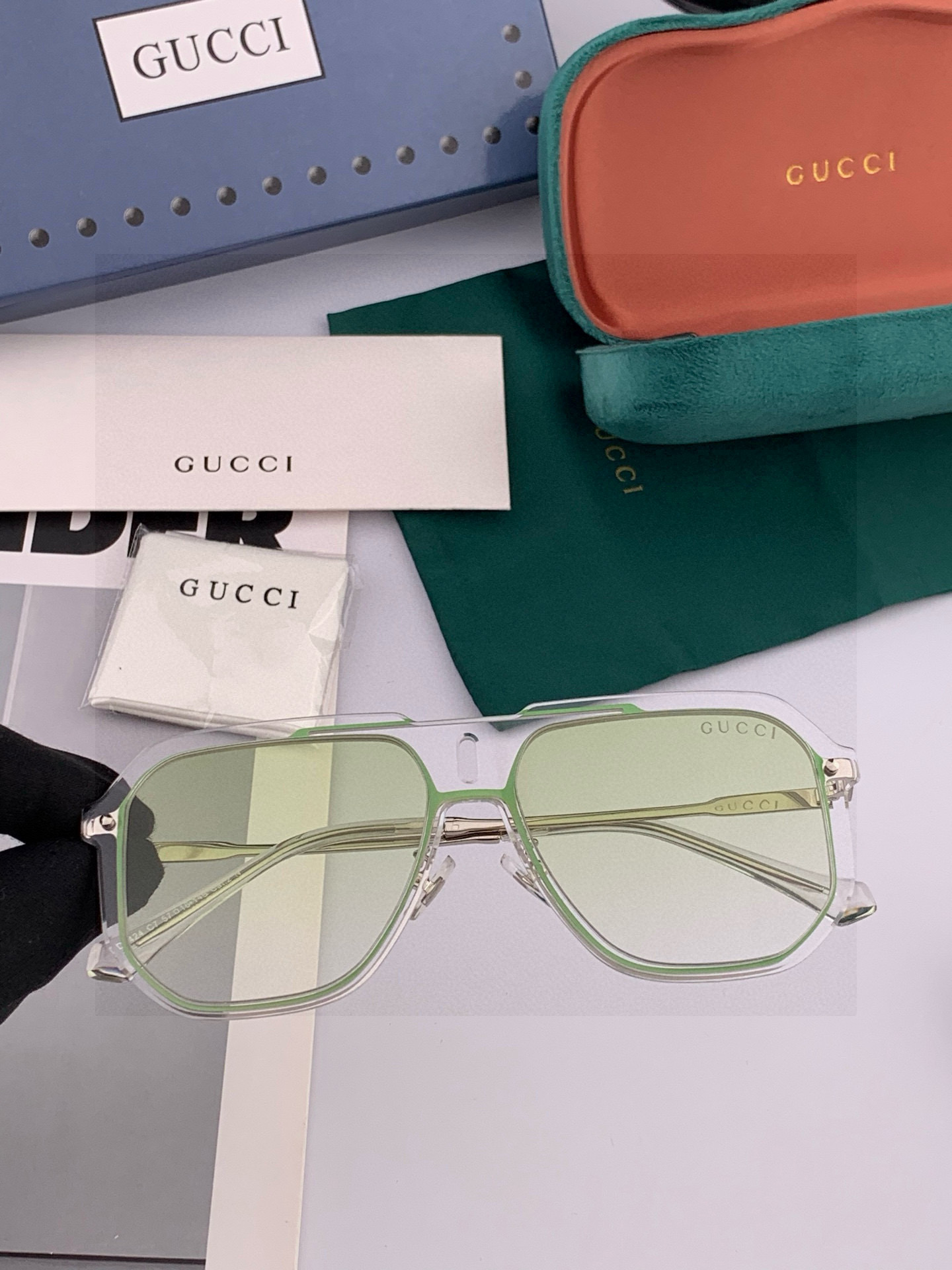 GUCC* 2025 新款男女情侣款太阳iP电镀永不褪色 卖点：超轻超有弹性整幅眼镜片：高清尼龙偏光镜片