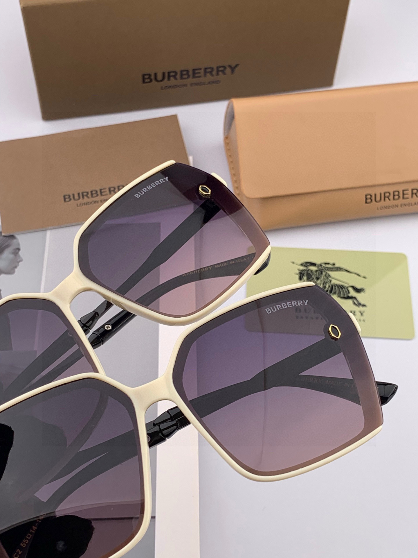 【偏光系列太阳镜】🎈原版出货 巴宝莉网红超爆款💙经典奢华全球风[强][酷][亲亲] 时尚方框太阳镜[得意