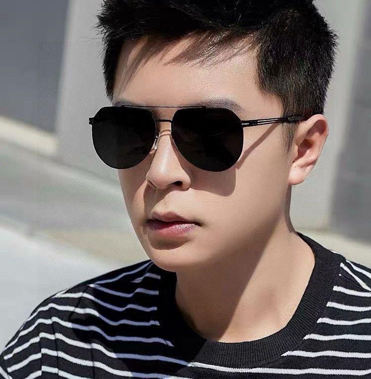 ♦️ GUCCI 2025新款男女情侣款太阳镜iP电镀永不褪色 超轻超有弹性整幅眼镜无螺丝重要的是压不坏