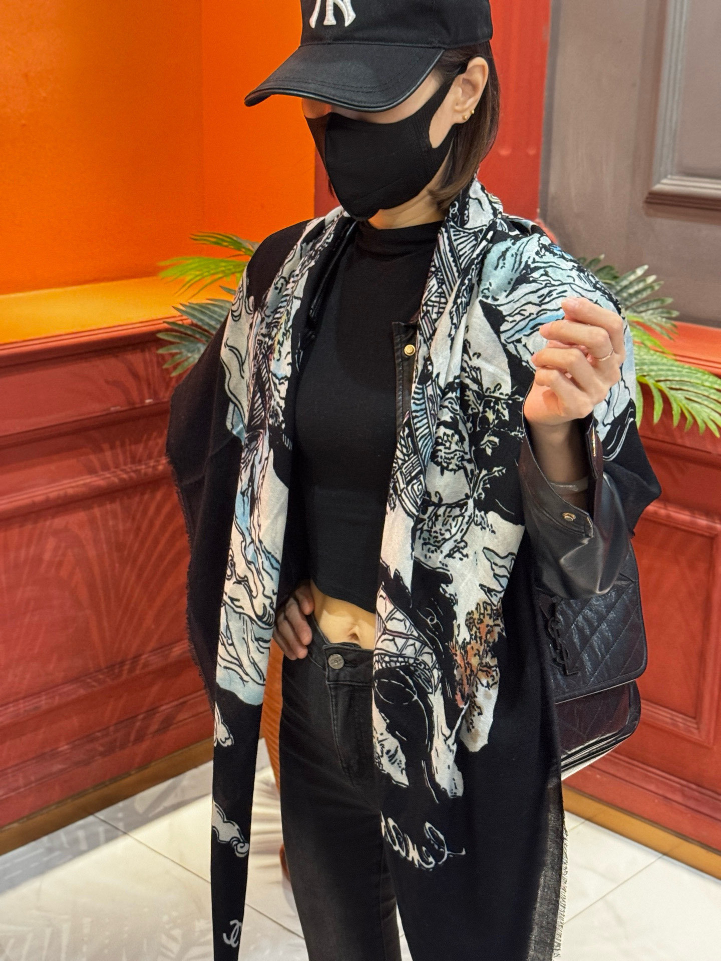 𝑪𝒉𝒂𝒏𝒆𝒍 • 25𝑪四季披肩!Size:140x140cm 100%羊绒轻盈柔软,亲肤舒适,四季皆宜