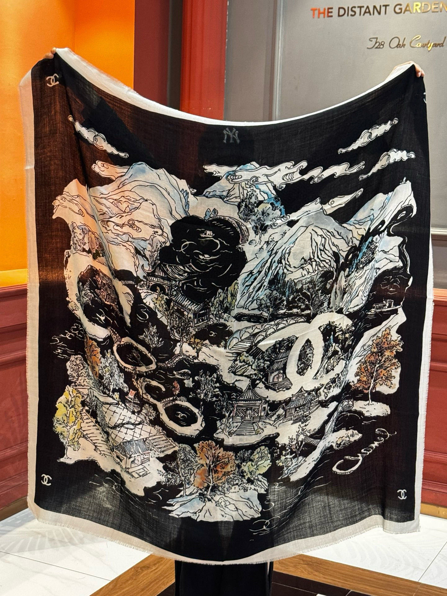 𝑪𝒉𝒂𝒏𝒆𝒍 • 25𝑪四季披肩!Size:140x140cm 100%羊绒轻盈柔软,亲肤舒适,四季皆宜